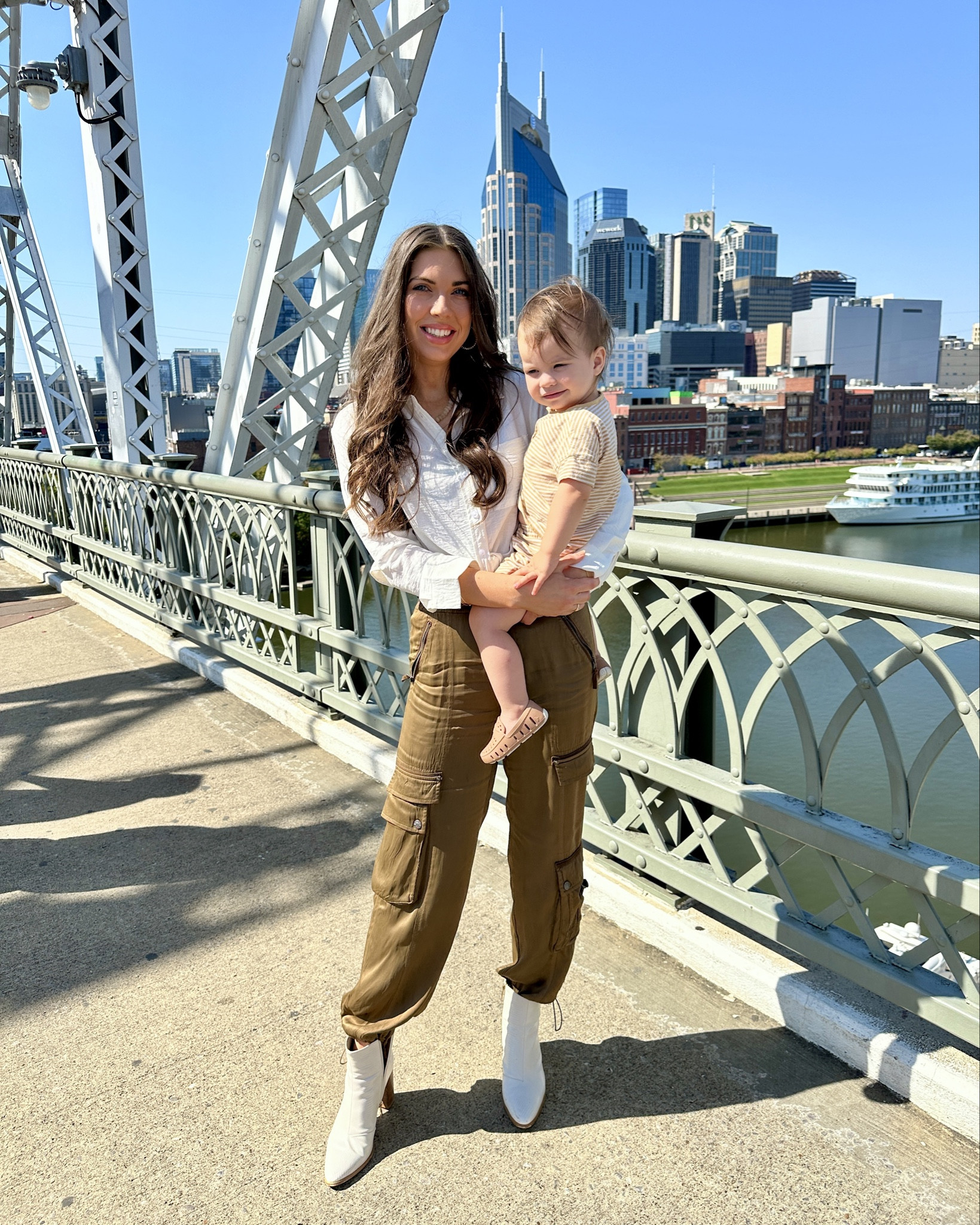 Bear’s first time to the walking bridge, perfectly timed with this fall air moving in 😍🍂

Me & my little second generation Nashvillian 🥰

shop this look from @marrakechclothing below!

Satin cargo joggers, suede Sherpa jacket 
🍁🍁🍁

#MarrakechClothing #MarrakechClothingFall24
#MarrakechCGlam
#MarrakechStyle #ad #fallfashion

#LTKGiftGuide #LTKStyleTip #LTKSeasonal