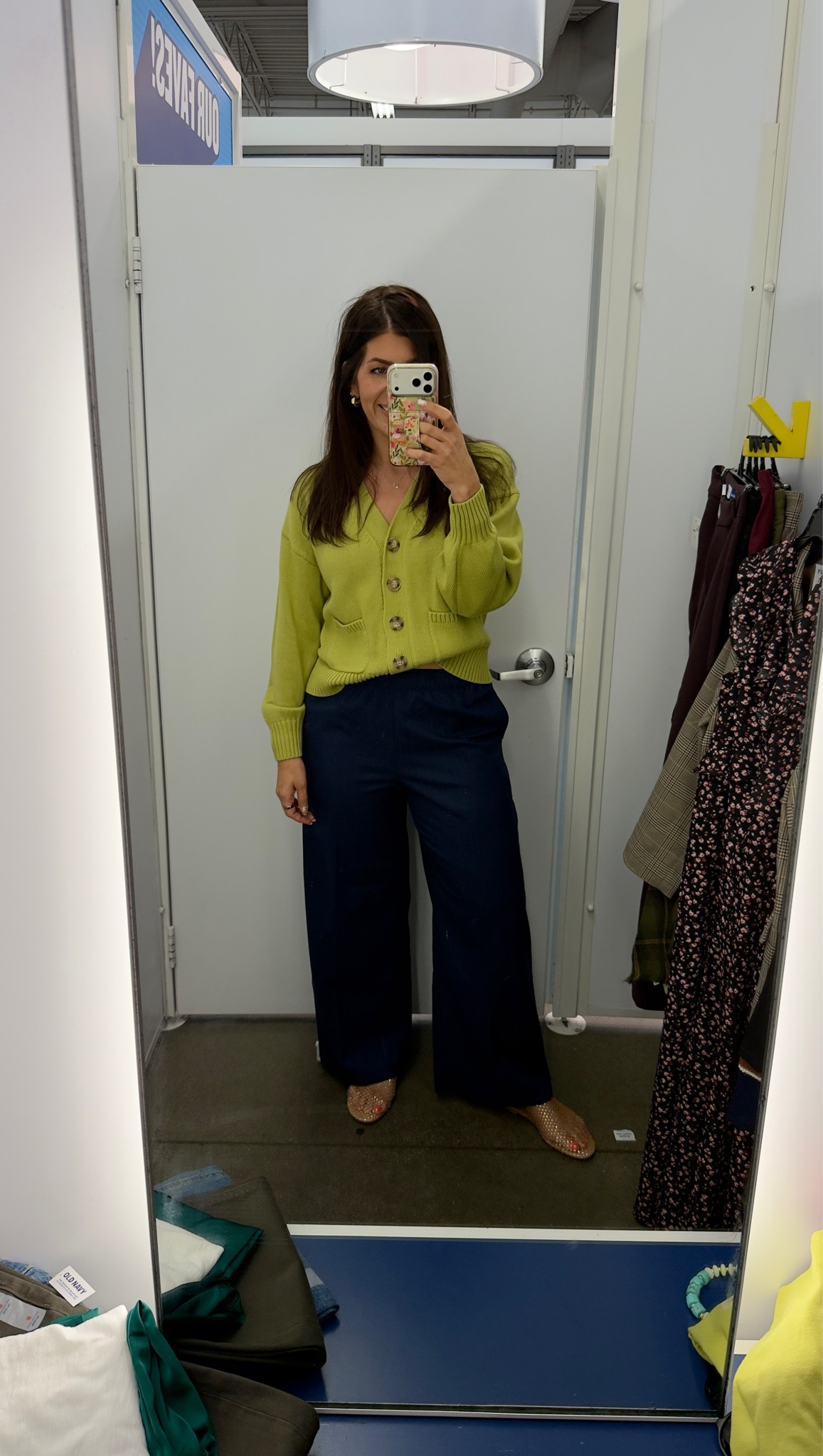 Old navy sale
In a small cardigan
Medoum
Pull on trouser- need a tall

#LTKMidsize #LTKSaleAlert #LTKWorkwear