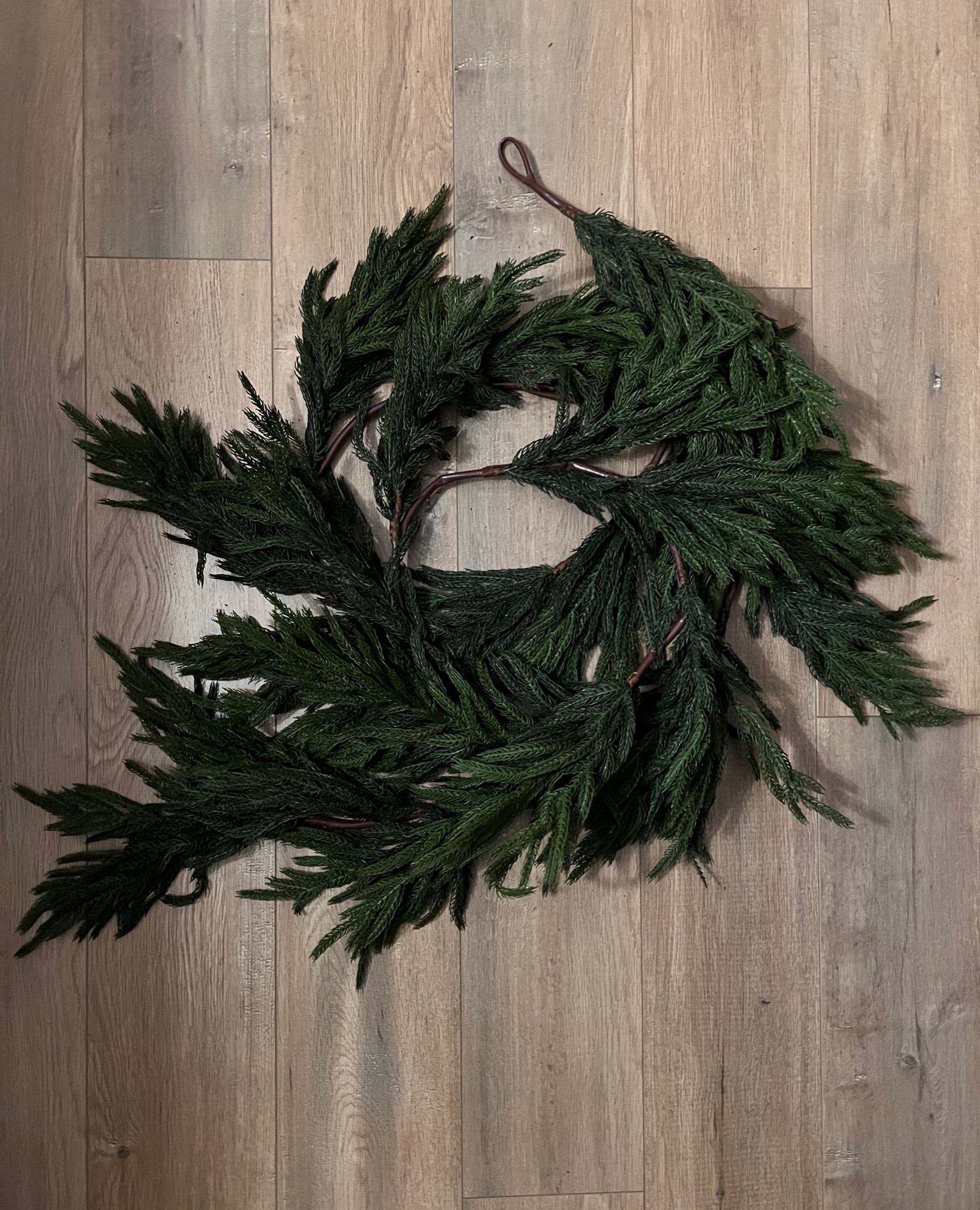 Found some 9ft Norfolk pine garland and it’s great quality. So ready to get this up!