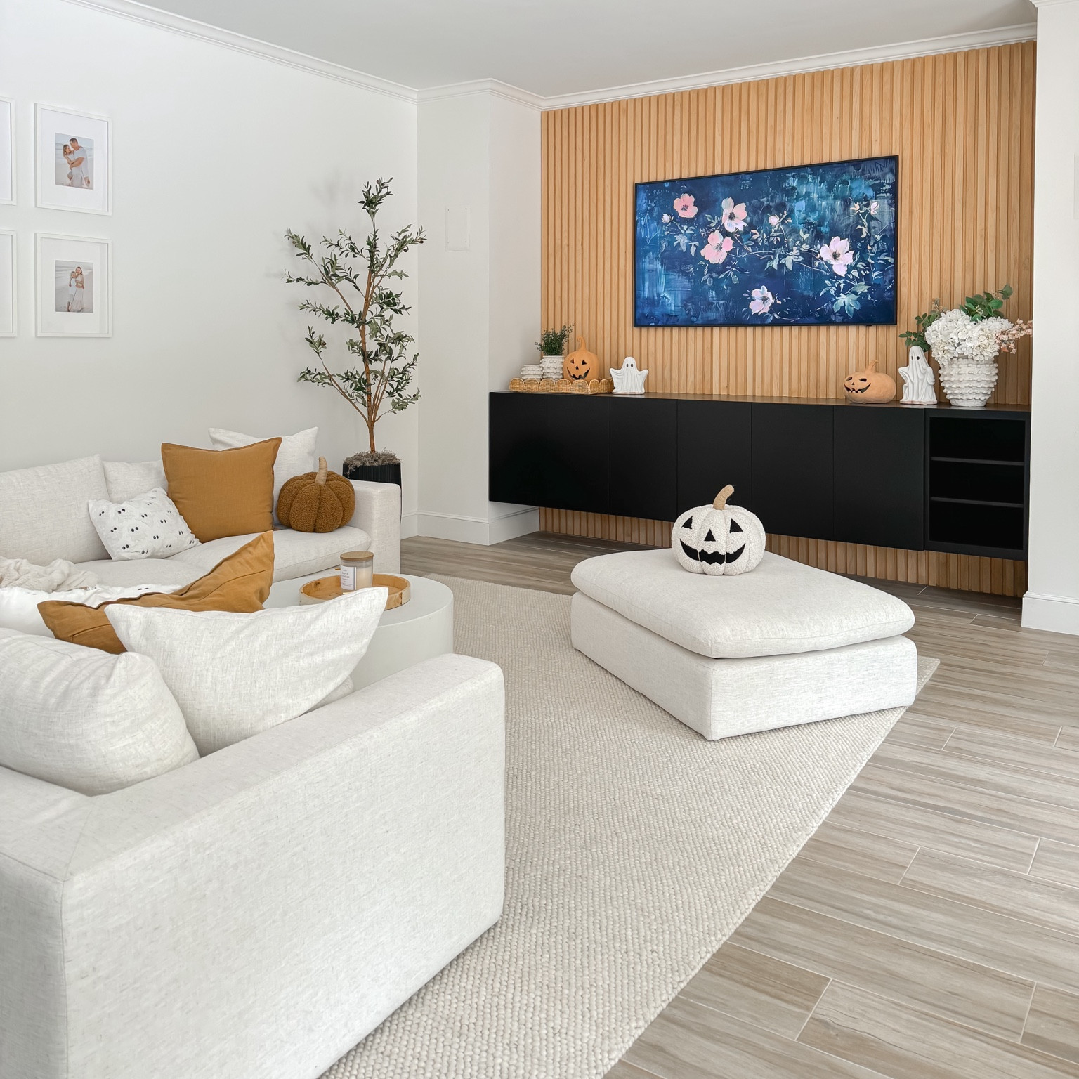 Halloween Living Room



#LTKHome #LTKSeasonal #LTKFindsUnder50