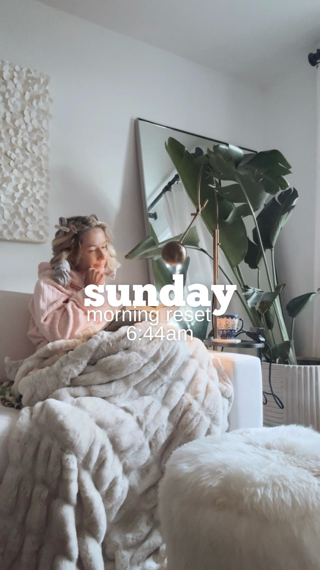 Slow Sundays are the best Sundays. ☕✨ What’s your ideal Sunday reset?
