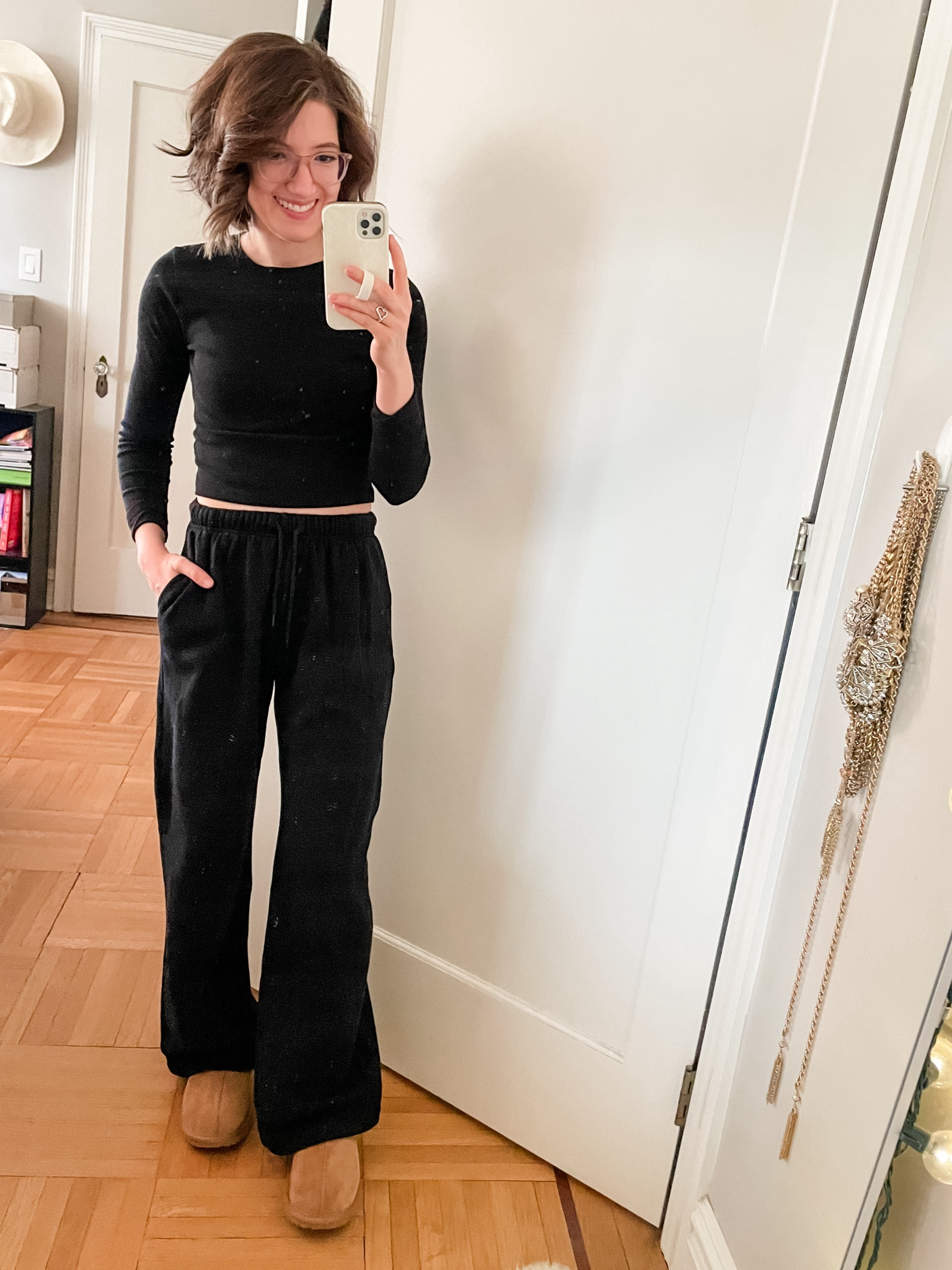 Cropped long sleeve tee: TTS
High waisted, wide leg sweatpants: TTS
Tessa slippers: kids size 6, I wear a true 7.5

#LTKstyletip #LTKsalealert #LTKtravel