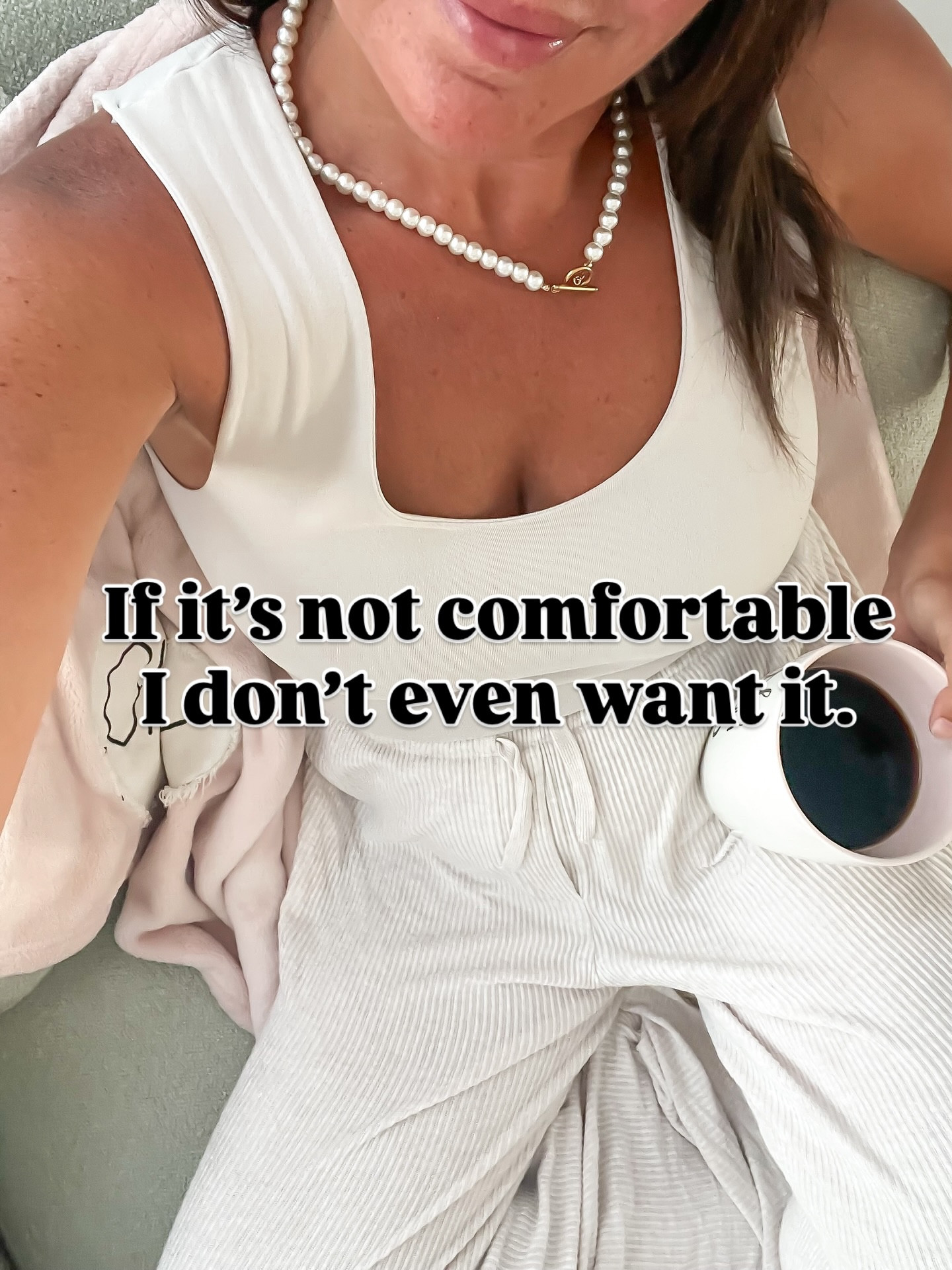 Comfort > everything when it comes to my clothes. Loungewear looks I have been living in lately. 

Like + comment COMFY and I will send you all of my comfy looks. 
.
.
.
#loungewear #comfyfashion #easyoutfits #momlife #momstyle #sahmstyle #comfyoutfit #comfyoutfits #realoutfit