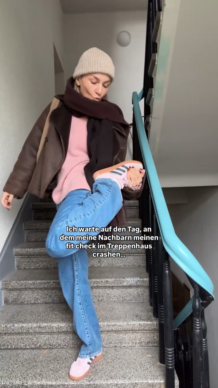 Fun Fact: Ich filme nämlich noch nicht mal auf der Etage, wo wir wohnen - weil im Hintergrund dann unser Schuhchaos zu sehen wäre 😂❤️ Na, was denkt ihr wie sie reagieren würden? Bzw. Wie würdet ihr reagieren?