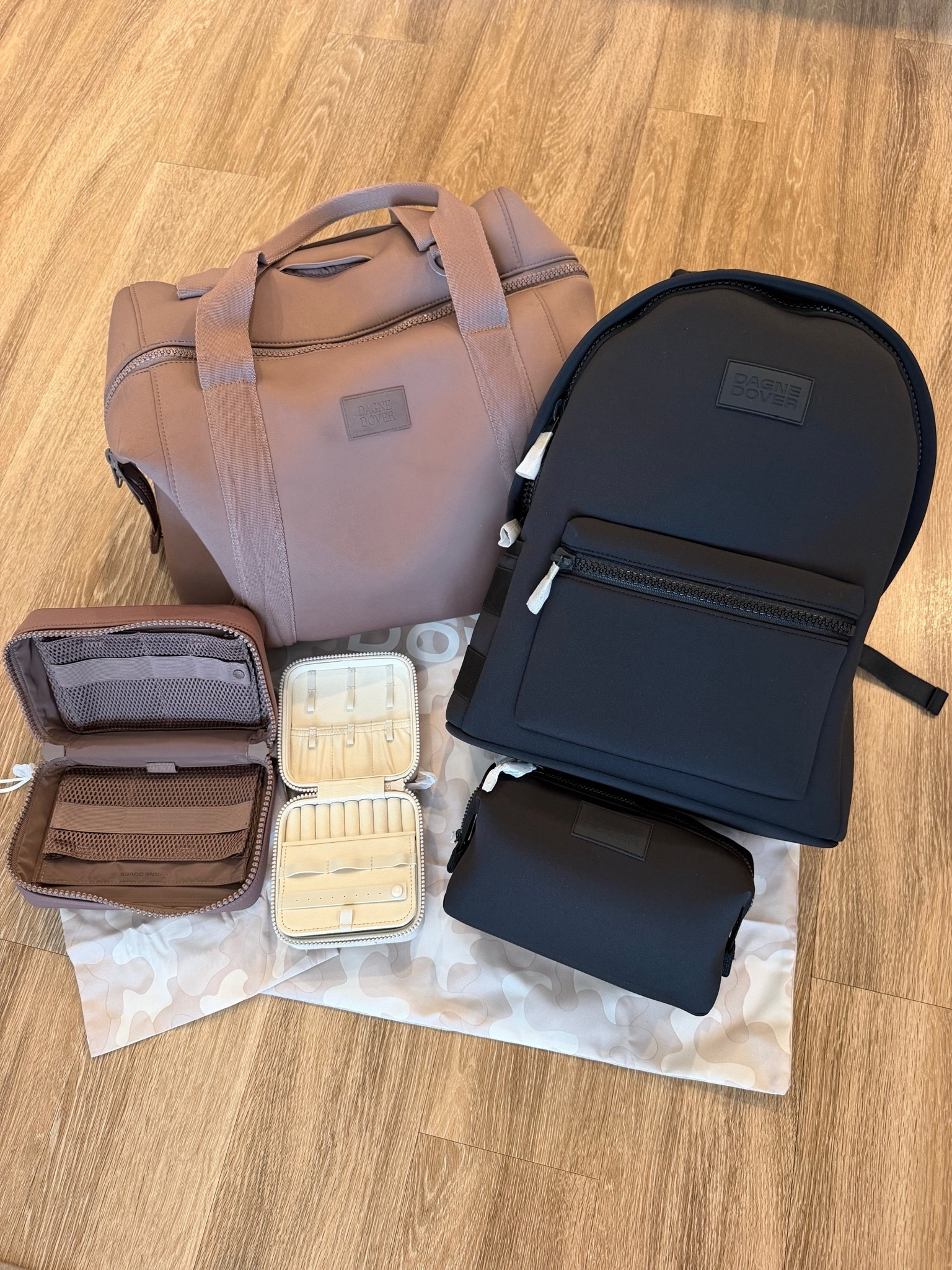 Go-to travel accessories

#LTKTravel #LTKSaleAlert #LTKActive