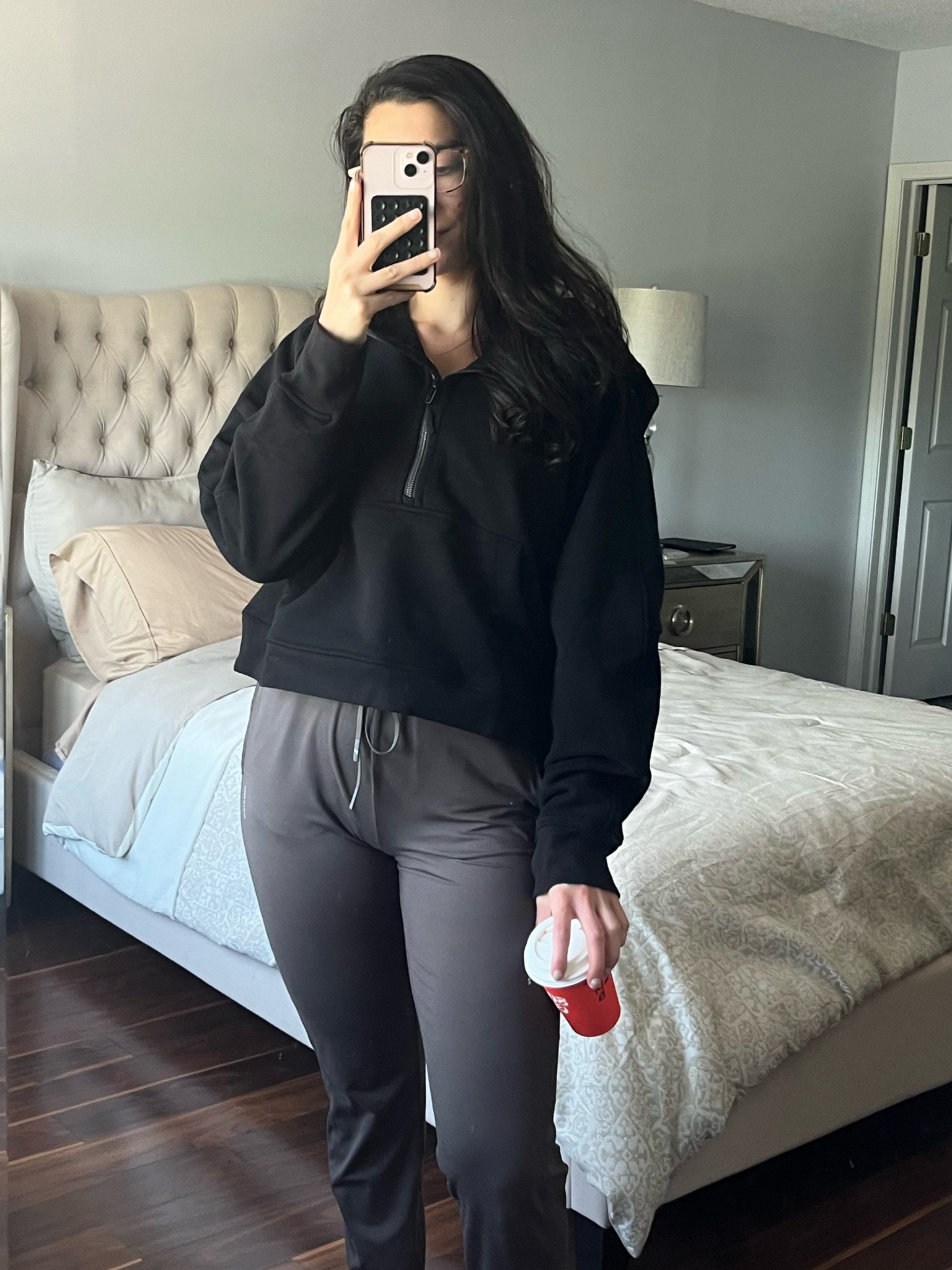 Amazon over size hoodie
Similar to the Lulu lemon one!
