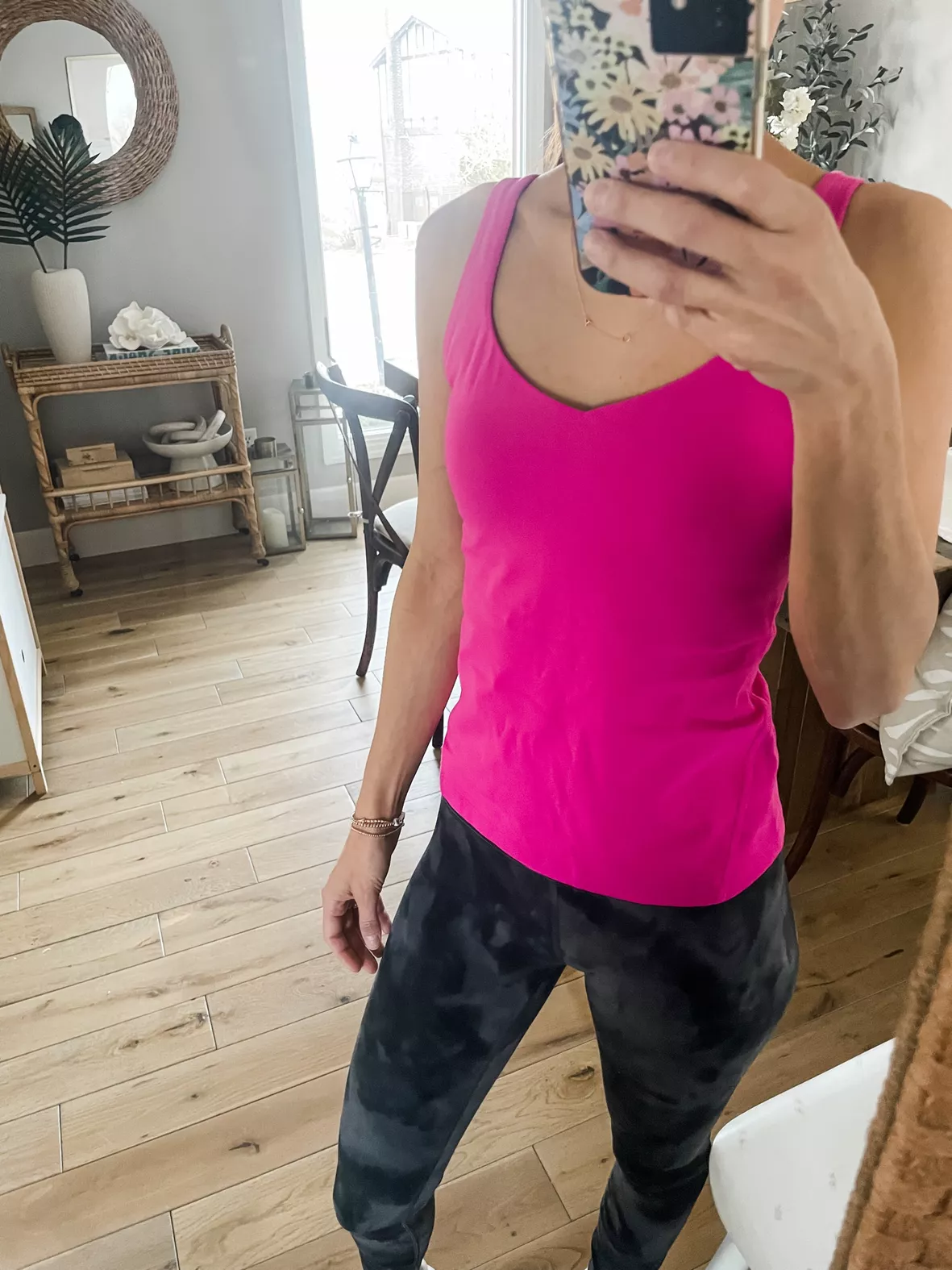 Lulu Substitutes Align Waist-Length Tank Top Sexy V-Neck Yoga
