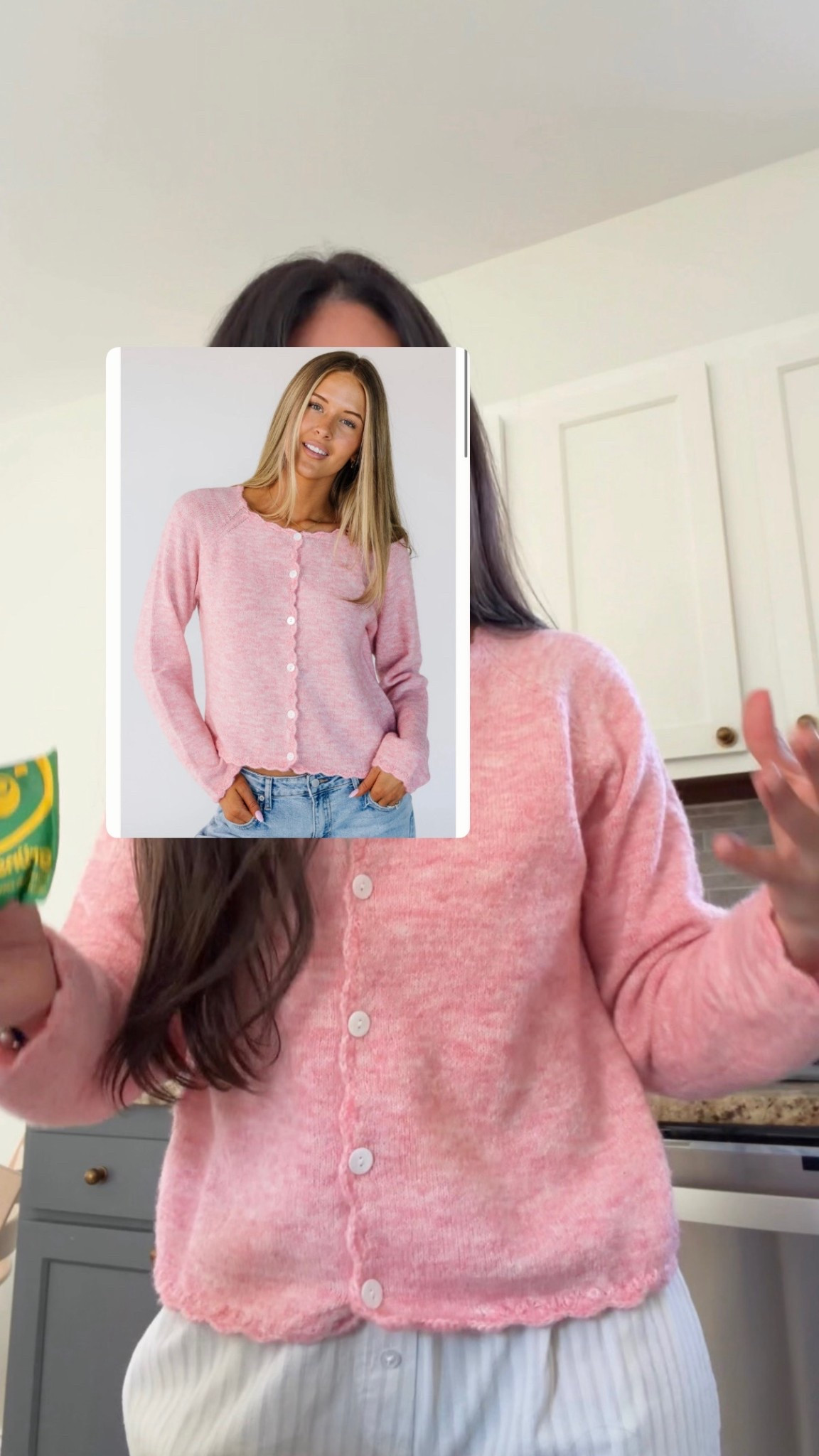 Wearing size small in the pink! Love the color, scalloped detail, and it’s so soft‼️