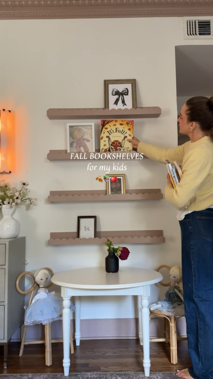 FALL BOOKSHELVES 🍂🤎

#LTKKids #LTKHome #LTKmomlife