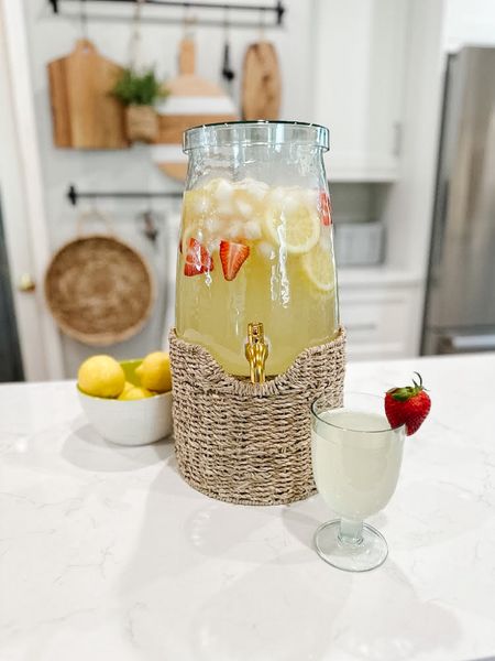 Get ready for summer with this adorable drinkware! Shop the pitcher and the woven base here! 🎯 