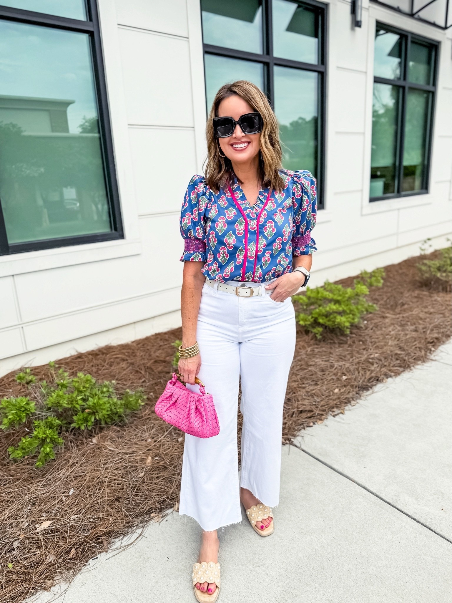 Top runs large - I recommend sizing down 

Jeans run true to size

#LTKootd #LTKOver40