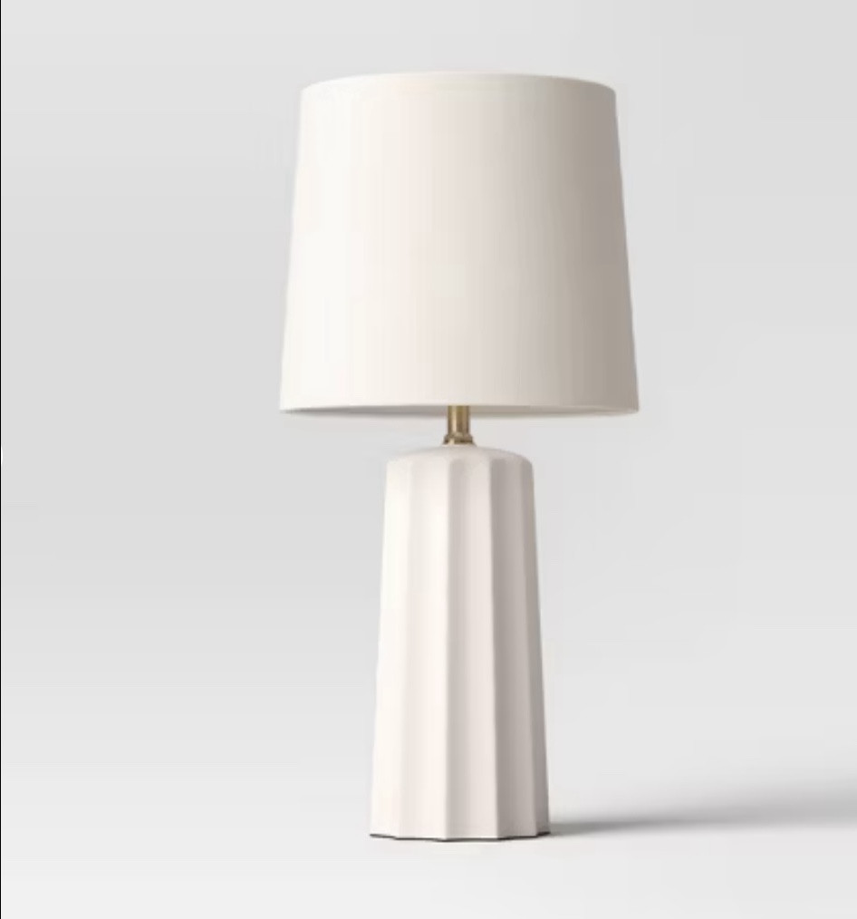 Ribbed ceramic table lamp

We love this ceramic ribbed table
Lamp by threshold. Perfect for night stands, or a console.

Currently on sale for target circle week

Target circle week/sale/table
Lamps


#LTKHome #LTKU #LTKSaleAlert