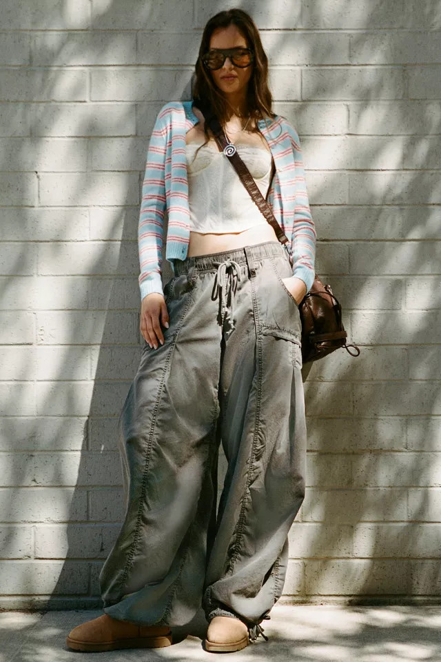 BDG Sunridge Mid-Rise Cargo Balloon Pant in Charcoal, Women's at Urban Outfitters | Urban Outfitters (US and RoW)
