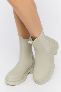 Lug-Sole Chelsea Boots | Forever 21 (US)