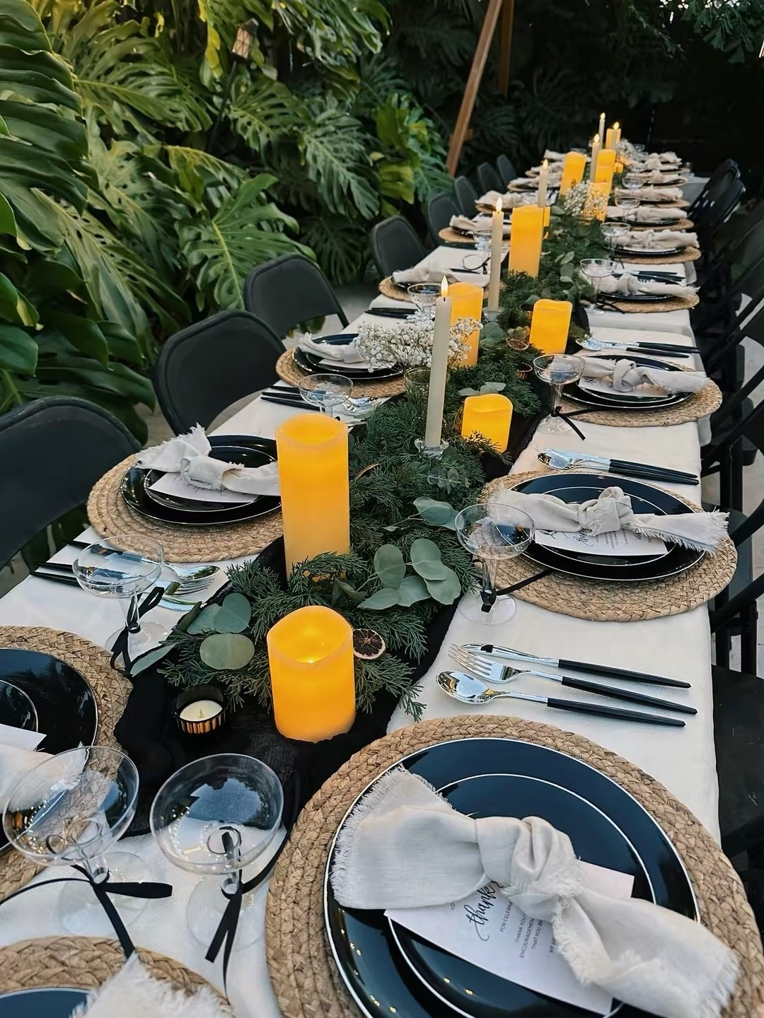 Friendsgiving inspo 🥂