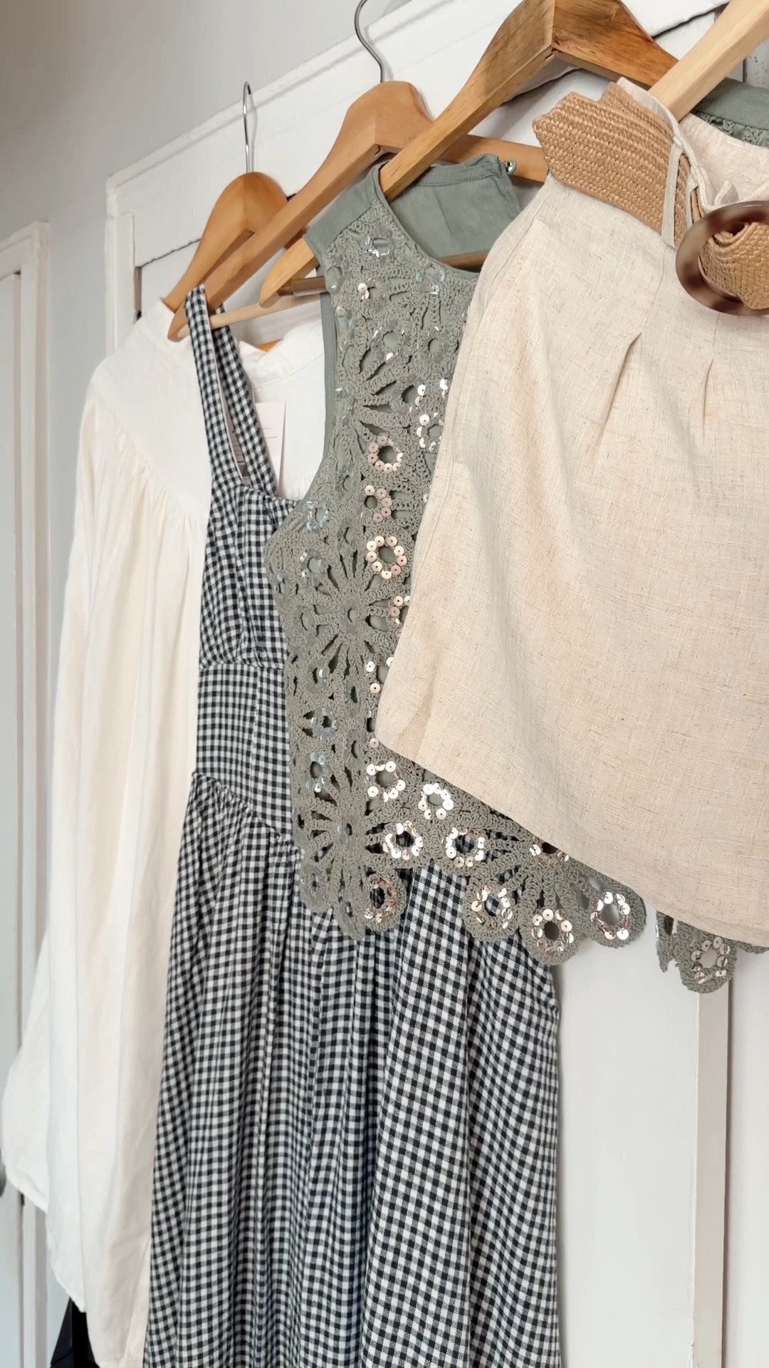 we ALL need a pair of pleated shorts in our life for spring and summer -  and I finally found the perfect ones 🙌☀️

these are from @kohls kohls and they actually come with a removable belt so you are basically getting 2 pieces for the price of 1. that is such a good deal I cannot even.

Wearing size S!

#kohlspartner #kohlsfinds #ad

Spring outfit • summer outfit • shorts outfit 

#LTKTall #LTKgrwm #LTKootd