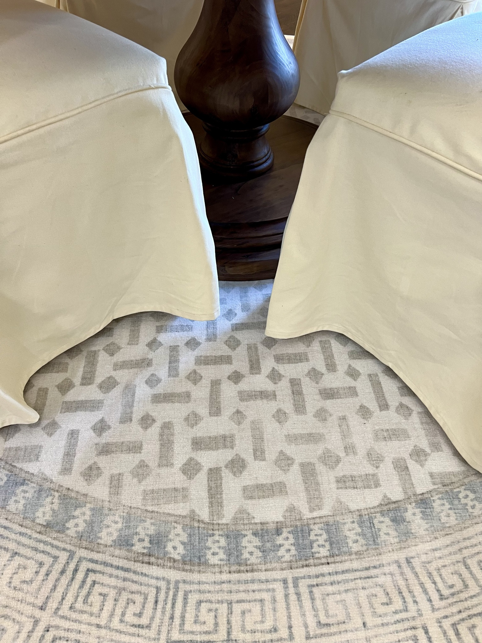 Grandmillennial rug and chairs 

#LTKhome #LTKsalealert #LTKstyletip