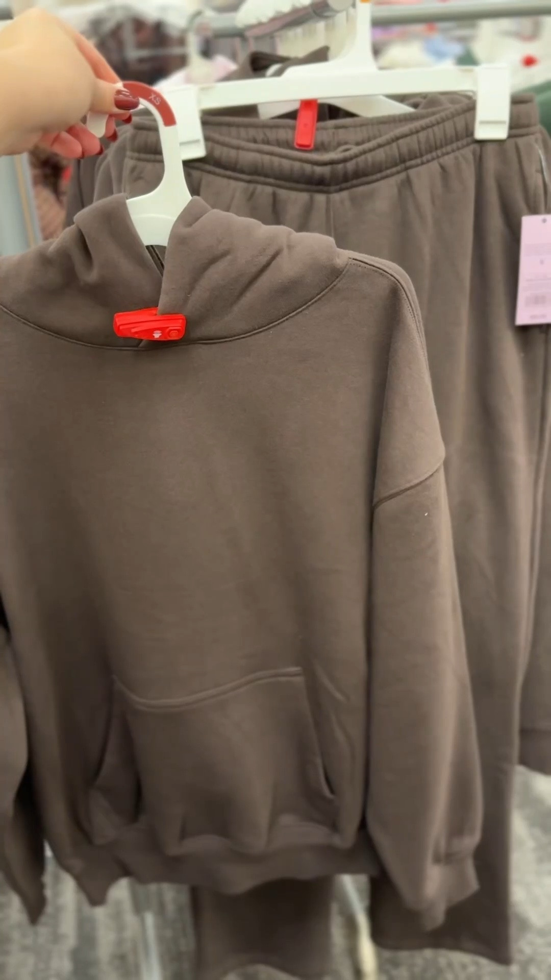 Easily my best seller this last month! Such a good fleece lined sweat set! And you know we love a good chocolate brown moment 😮‍💨😌
•
•
•
•
#affordableclothes #targetstyle #targetfinds #targetfashion #targetdoesitagain #targetaddict  #targetforthewin #targetfind #targetclothes #targetoutfit #targetstyles #targetfashionfinds #foundattarget #casualstyle #sharemytargetstyle #winterfashion #winterclothes #winterclothing #winterstyle