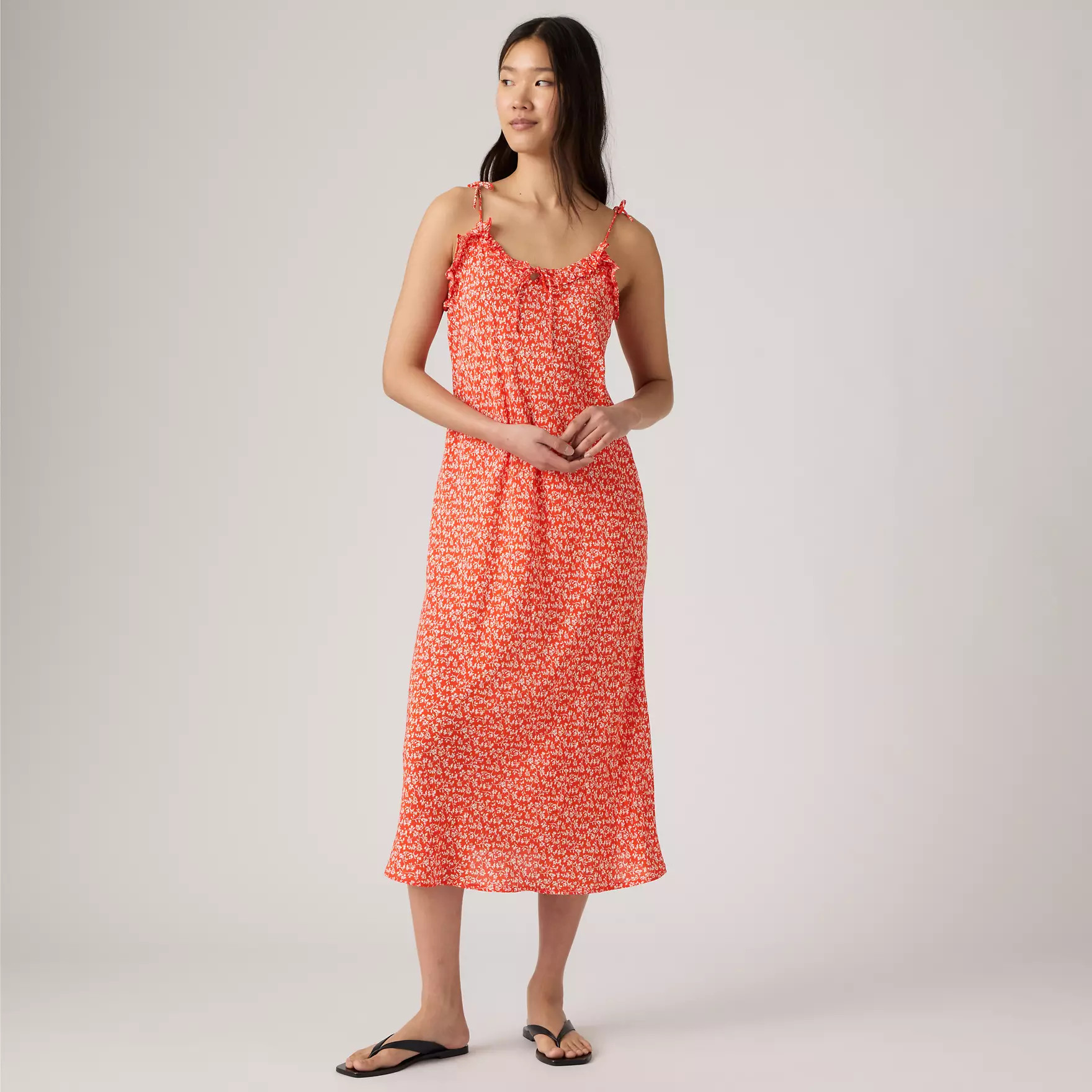 Model is 5'10", Waist 26", Wearing Size S | Levi's US