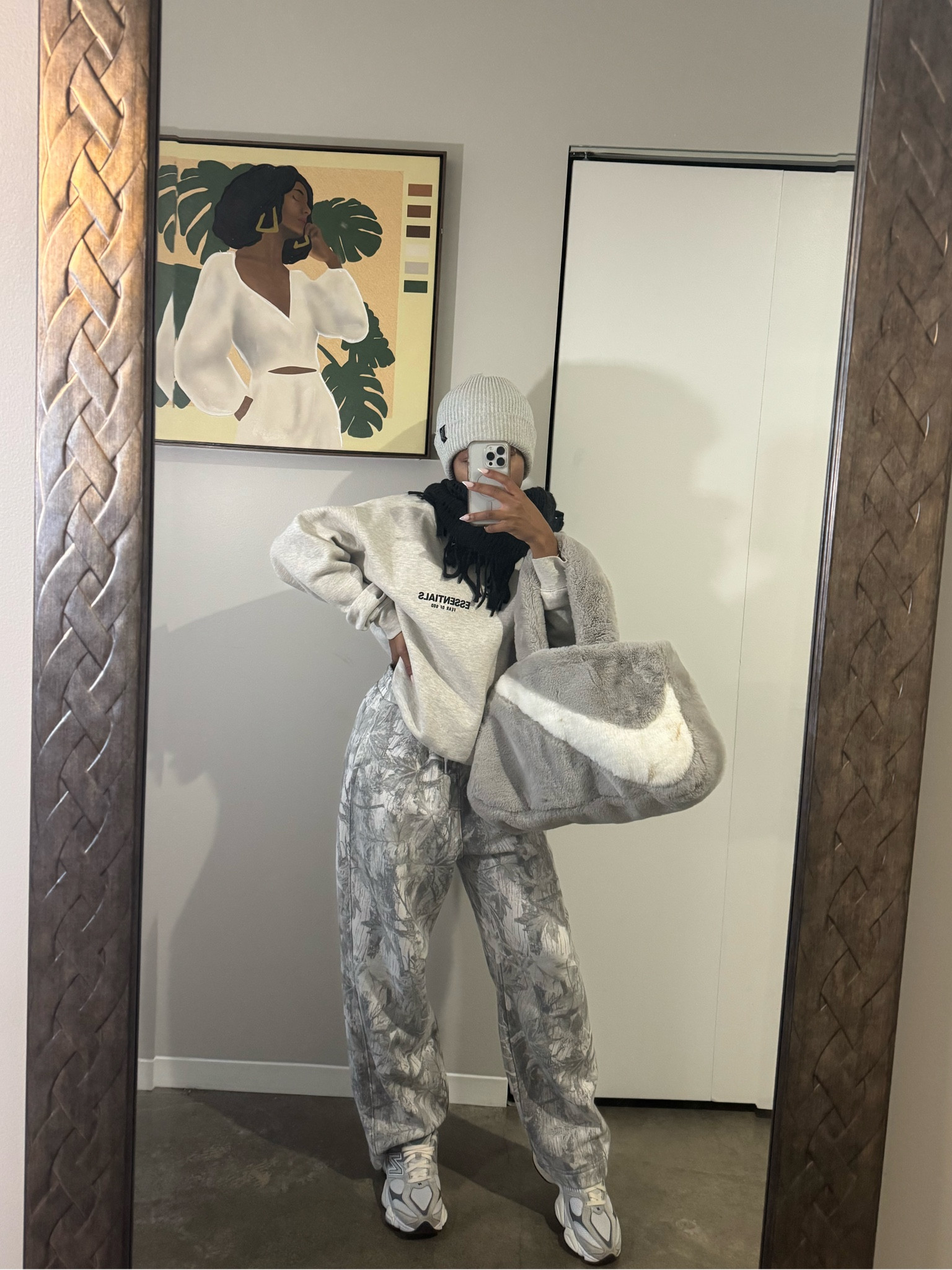 You can NEVER go wrong with a monochrome grey fit! 🩶

My sweats are from Hollister & they are on sale for $35!!!
+ My New Balances are on sale!!! Use code DECEMBER25 for 25% off $150 @ NewBalance.com
++ Paired with my Nike fuzzy tote bag for a chilly errand day
••••
LTKxHollister
LTKxBlackFriday

#LTKStyleTip #LTKSaleAlert #LTKHoliday