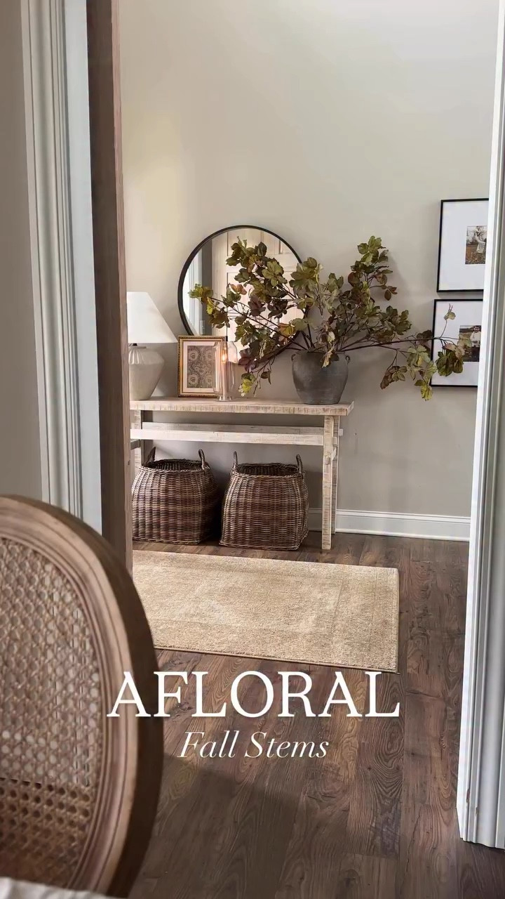 Nothing better @afloral 🙌🏼Gorgeous everywhere you put them 😍 which spot is your favorite? 

Comment FALL and I’ll send you all the details! 
Code “CREATOR” for 10% off on orders $75+

#afloral #luxefaux #interiordesign #homestyling #homedecor #luxuryliving