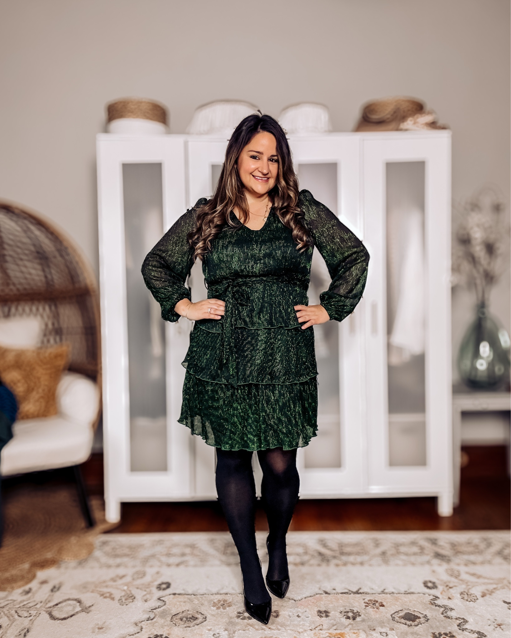A beautiful long sleeve dress for winter! Wearing a size large!

Midsize, curvy, green dress, dress with sleeves, black pumps, black tights, winter dress, Amazon dress

#LTKHoliday #LTKSeasonal #LTKMidsize