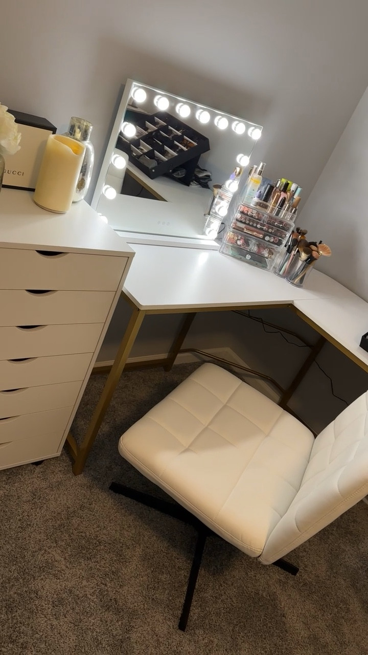 Love this little corner 🤍💡 Vanity essentials 



#LTKWorkwear #LTKSwim #LTKFindsUnder50 #LTKWedding #LTKHome #LTKBaby #LTKMens #LTKSaleAlert #LTKFindsUnder100 #LTKStyleTip #LTKFamily #LTKU #LTKBeauty #LTKBump #LTKOver40 #LTKItBag #LTKParties #LTKTravel #LTKSeasonal #LTKShoeCrush #LTKKids #LTKMidsize #LTKActive #LTKPetite #LTKGiftGuide #LTKTall #LTKFallSale #LTKHoliday