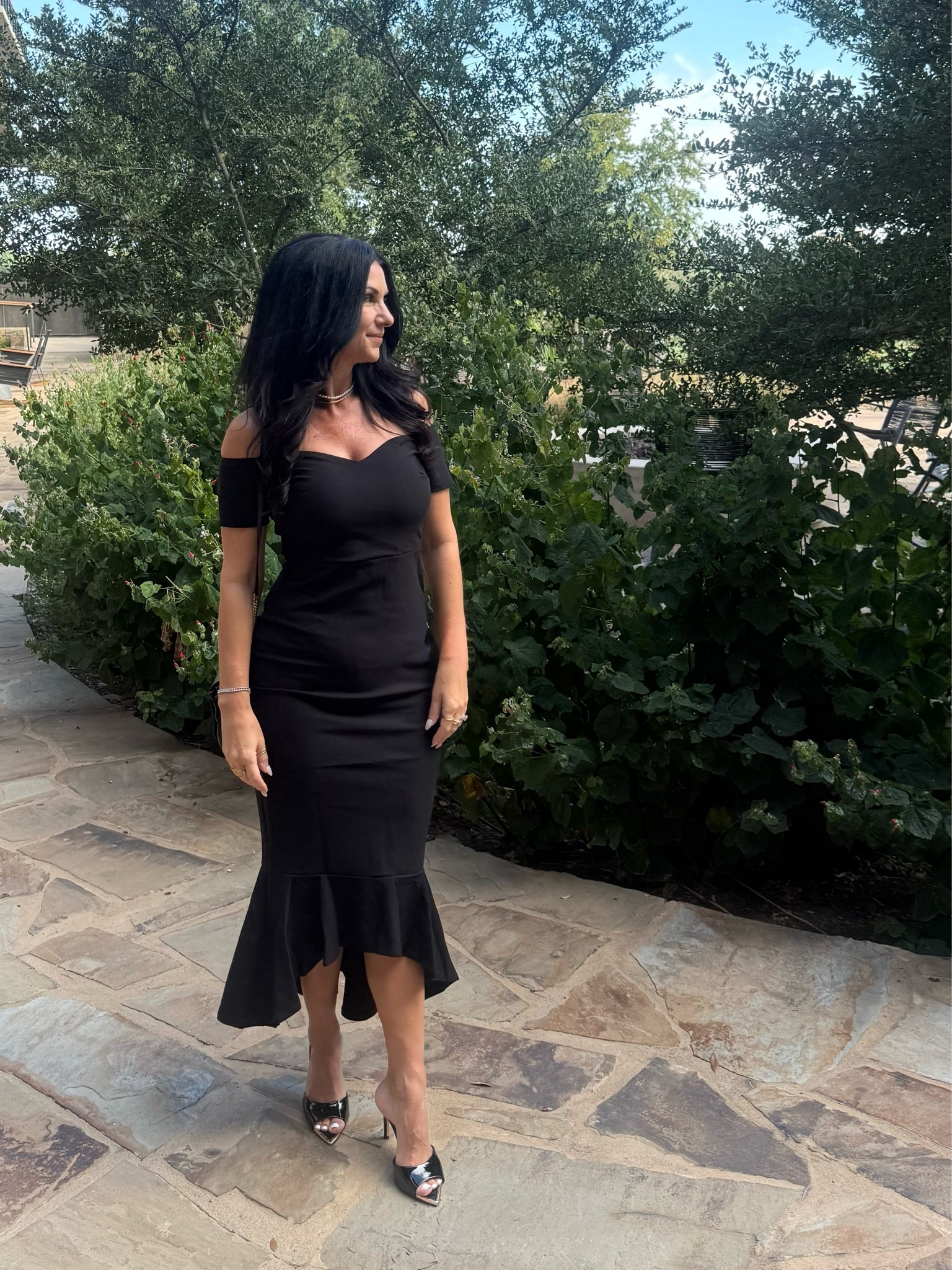 Cocktail dress…. A curvy and comfy mermaid style…so flattering. And very affordable✨
Wedding guest dress
Semi formal dress