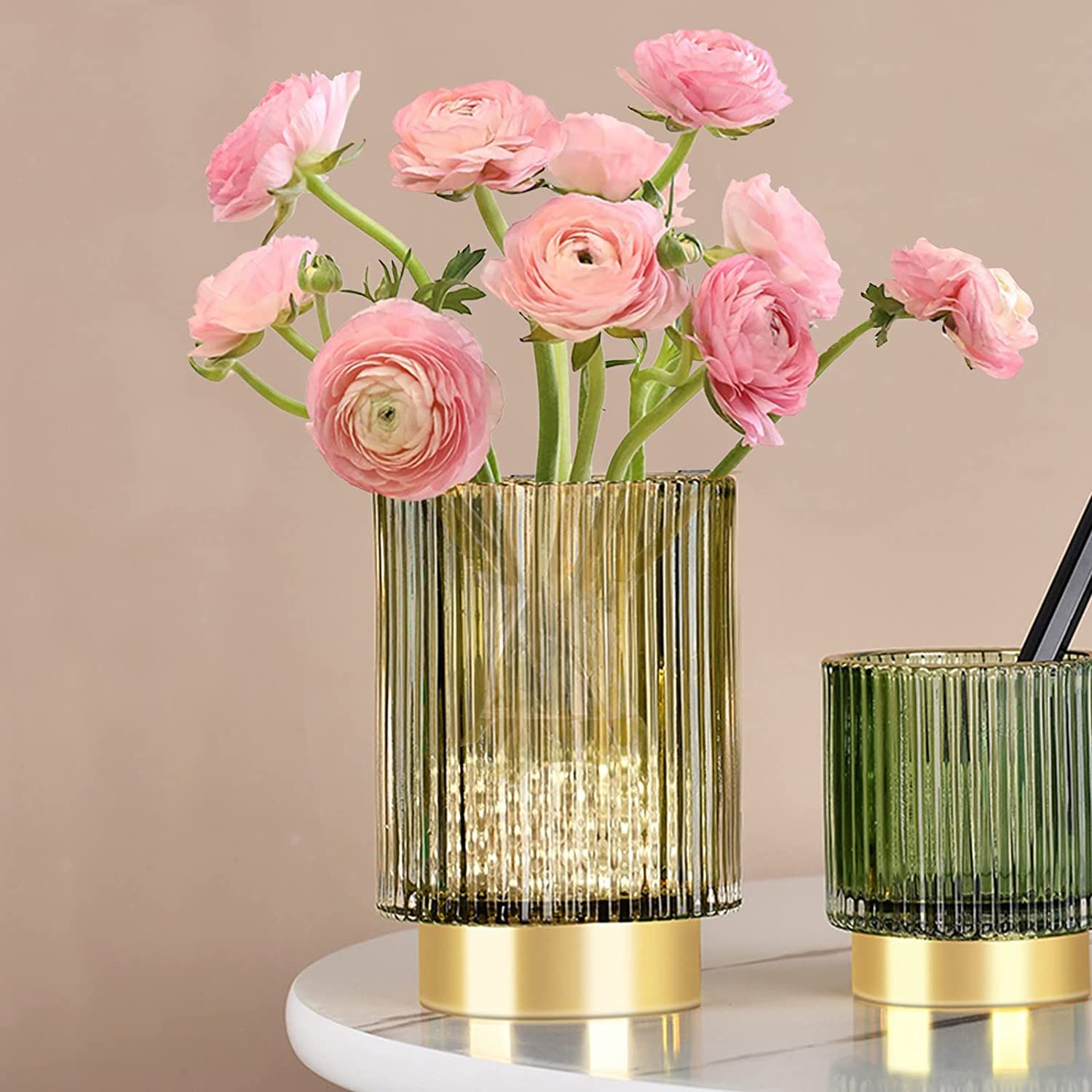 Amazon.com: Glass Vase, Gold-Tone Metal Base , Flower Vase Decorative for Home Office Wedding Hol... | Amazon (US)