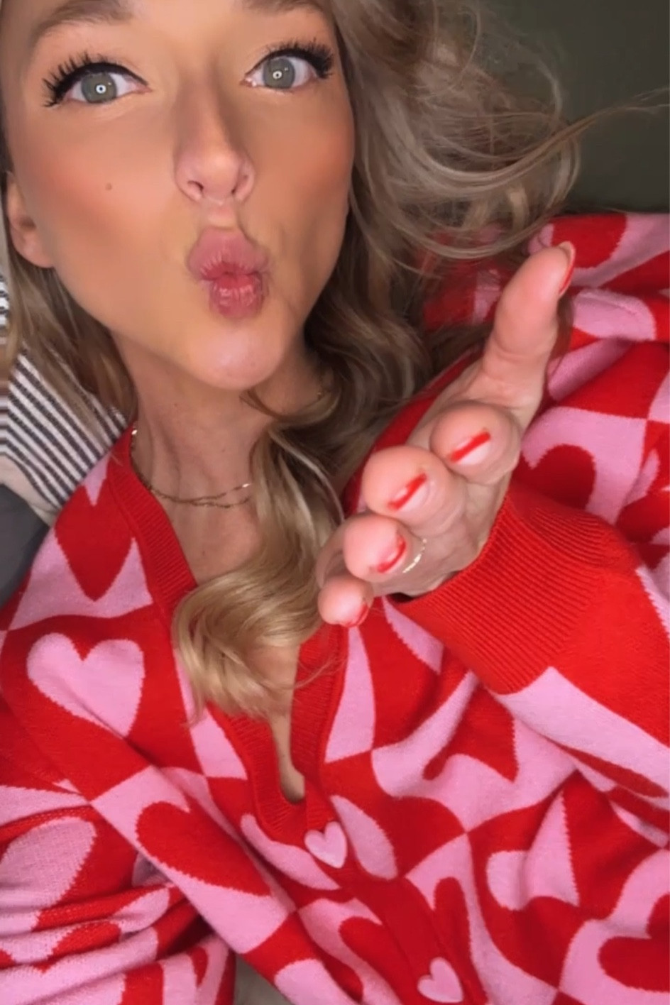 Valentines Day Graphics 💗

#LTKstyletip #LTKfindsunder50 #LTKSeasonal