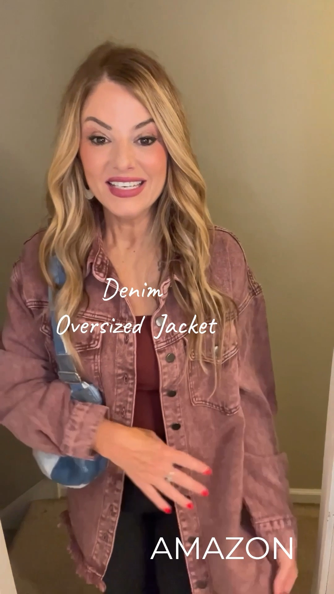 Oversized denim shacket/jacket! I’m wearing a medium. Available in multiple shades!

#LTKSeasonal #LTKItBag #LTKMidsize