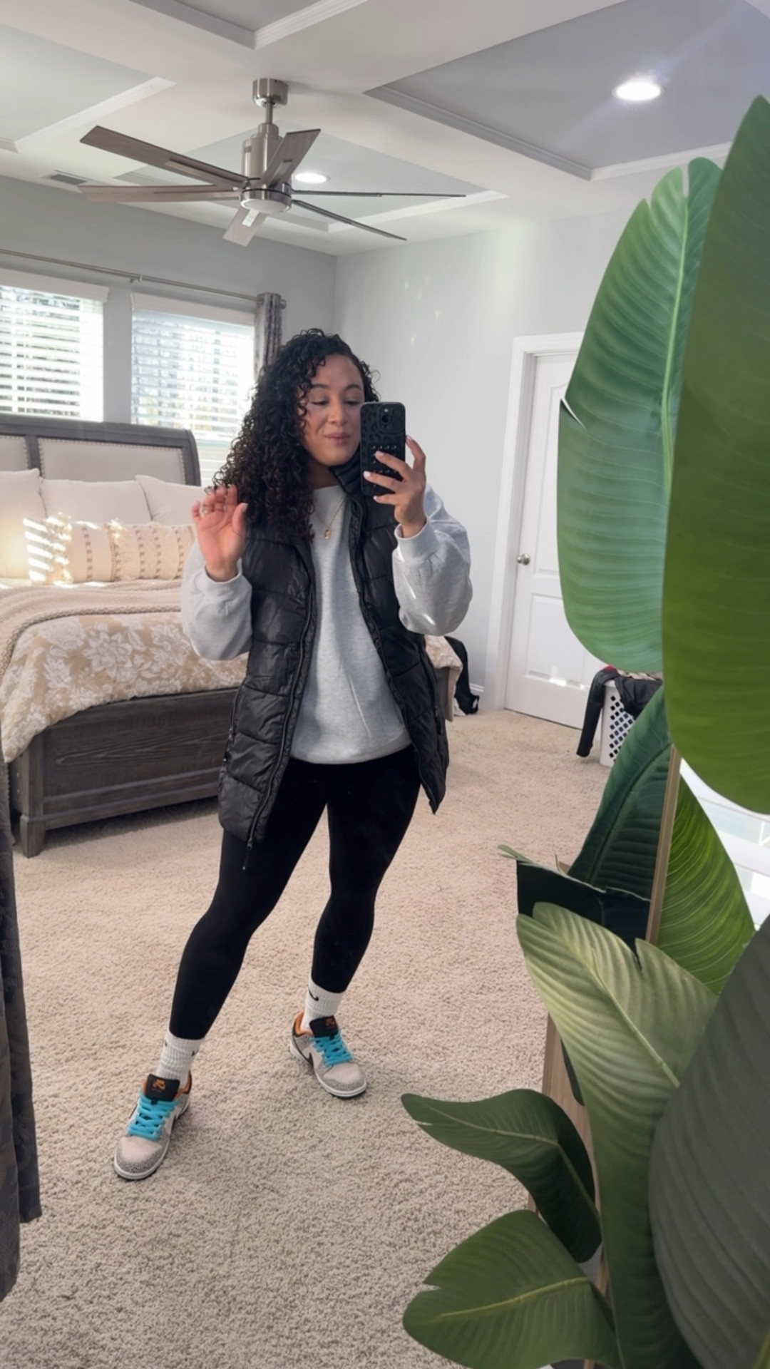 Size large in the sweatshirt and vest and size L/XL in leggings #ootd 