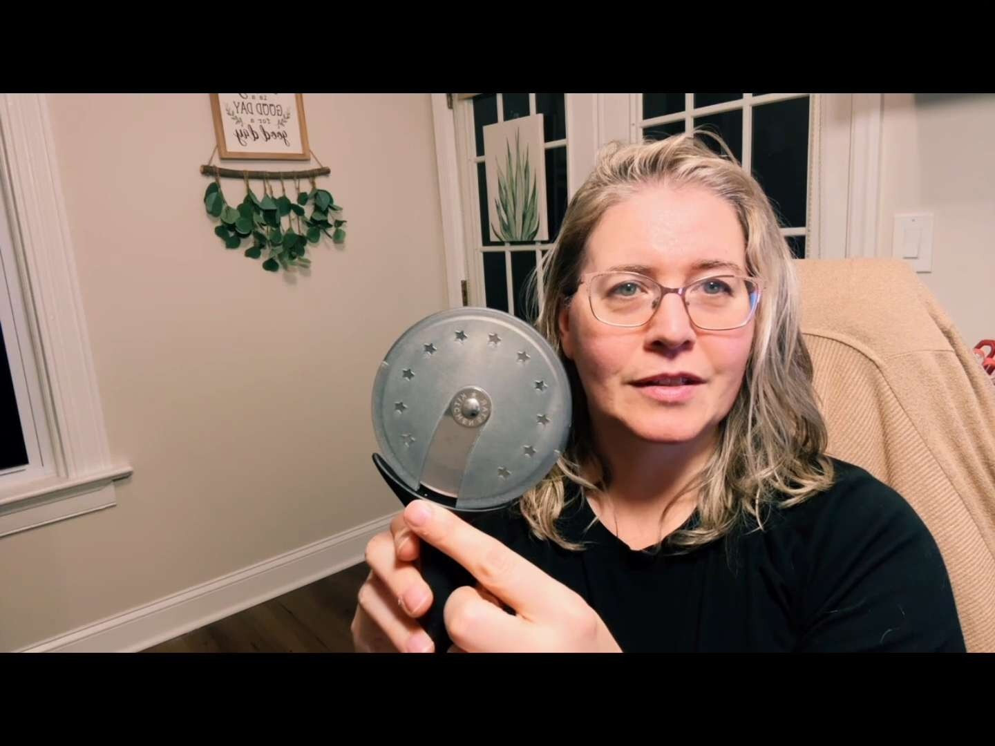 #ad This post contains affiliate links, which means I may earn a small commission if you make a purchase through my links.

This stainless steel pizza cutter wheel makes slicing quick and smooth with its sharp blade and anti-wobble axle design. The ergonomic, non-slip handle feels secure while cutting, and it comes with a protective cover for easy storage. A simple kitchen upgrade that’s dishwasher safe and built for everyday use. 

 #LTKfoodie #LTKHome