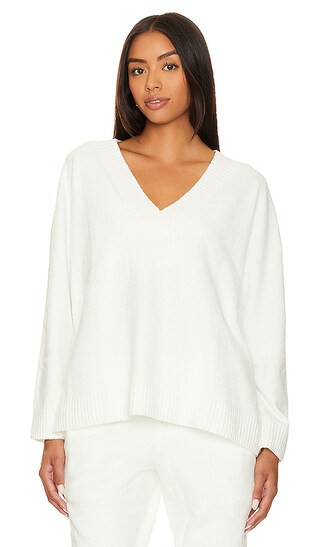 Boucle V-Neck Top in Ivory | Revolve Clothing (Global)