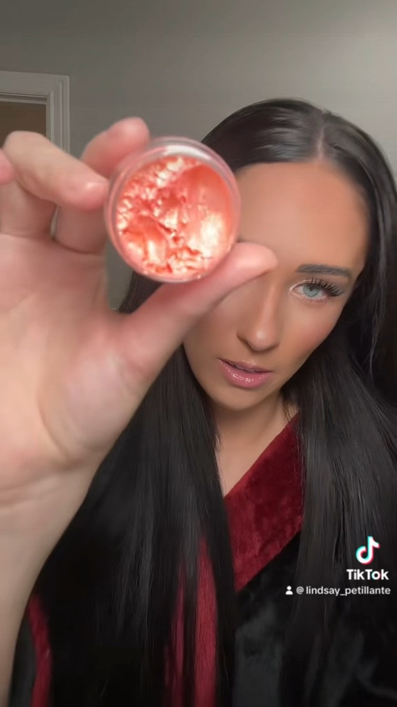 The Jelly Much eyeshadow in the shade Buzzy by Colourpop as seen on my TikTok! 