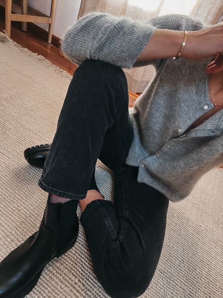 the famous sézane sweater. SO soft. And I love these leather boots. 
//
Great sweater 
Mom style 
Mom outfit 
Gray Cardigan 

#LTKstyletip #LTKeurope #LTKSeasonal