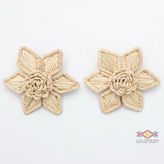 Iraca handmade flower earrings | Etsy (US)