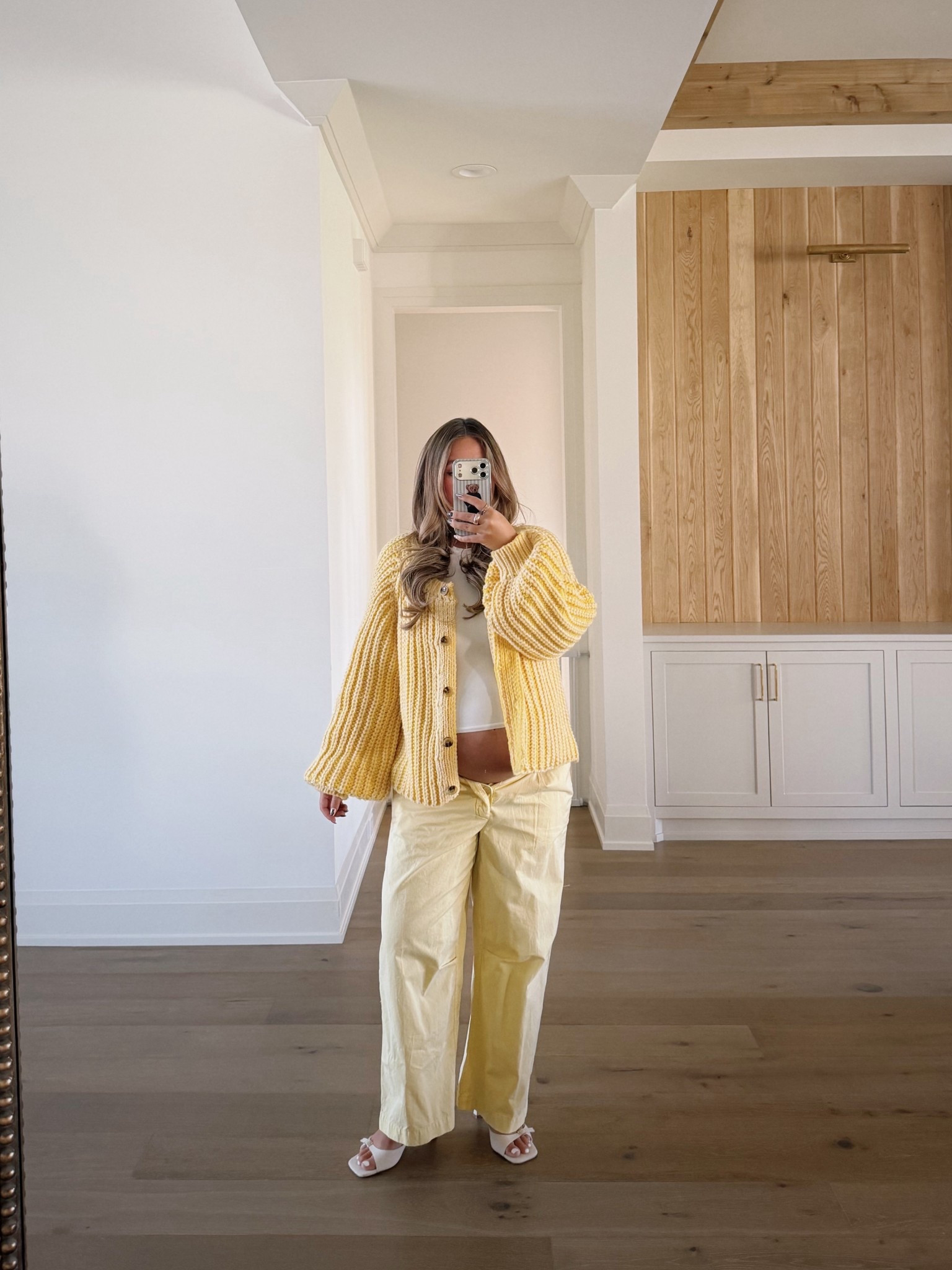 ootd @ 34 weeks pregnant 💛 

Small in Pants
Medium in tee
Large in Cardigan 

#LTKBump #LTKootd #LTKdayinmylife