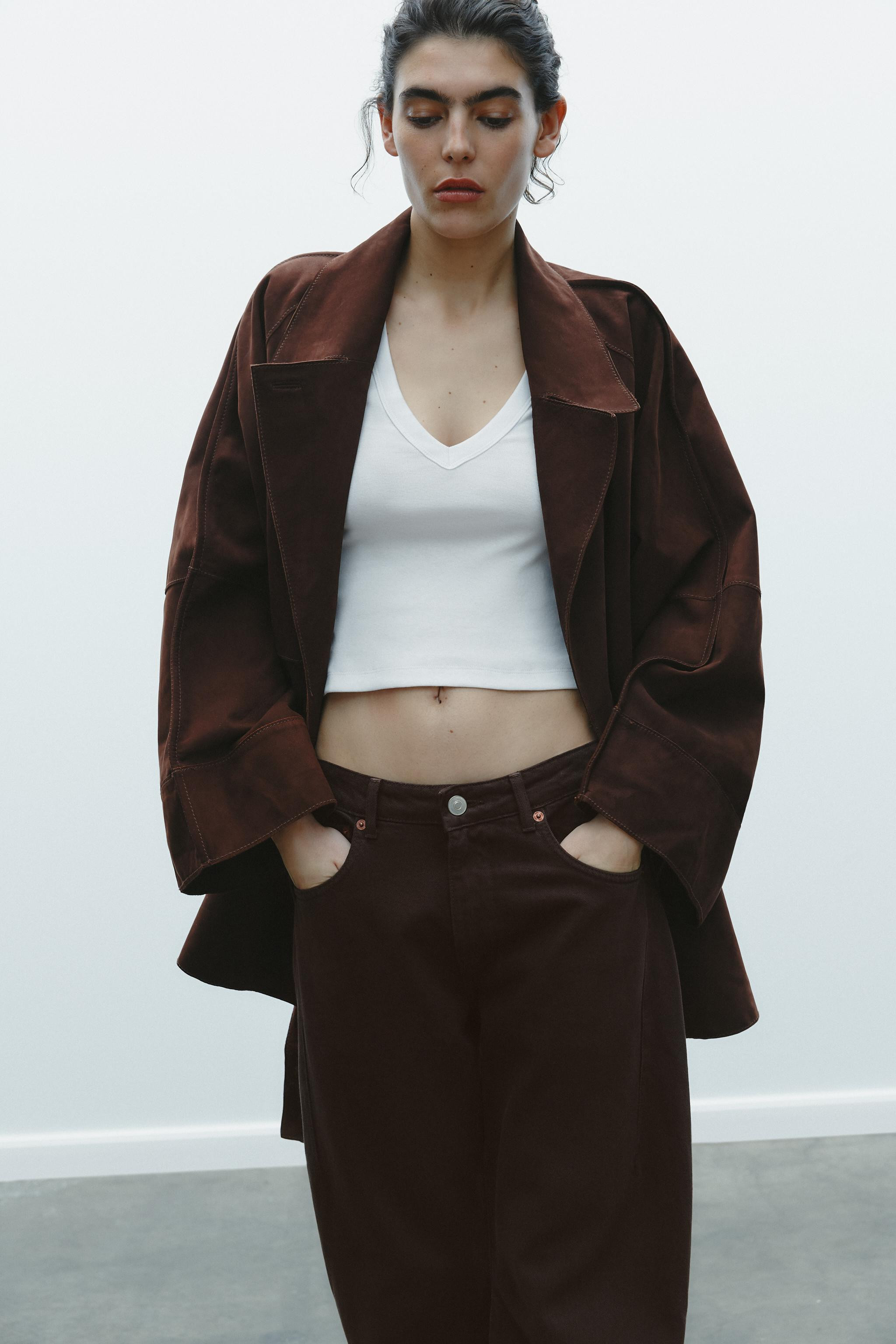 SLIM FIT - V-NECK - REGULAR LENGTH - SLEEVELESST-shirt made of 100% cotton. V-neck and sleeveless... | Zara US