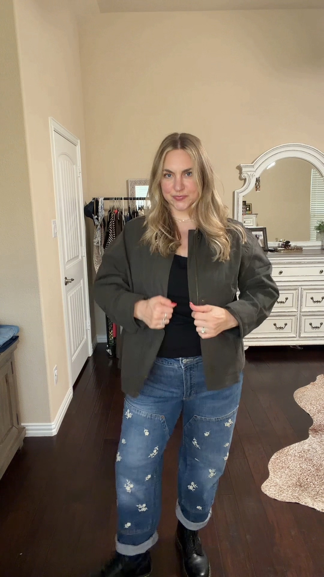 A simple base + layering options with @oldnavy! 😍🍂
comment "SHOP" for links! ❤️
#oldnavystyle #oldnavycreator #midsizeootd
#falloutfitinspo #midsizeoutfits barn jacket, mom style, simple and chic outfit, embroidered jeans, jean button down

#LTKgrwm #LTKootd #LTKMidsize
