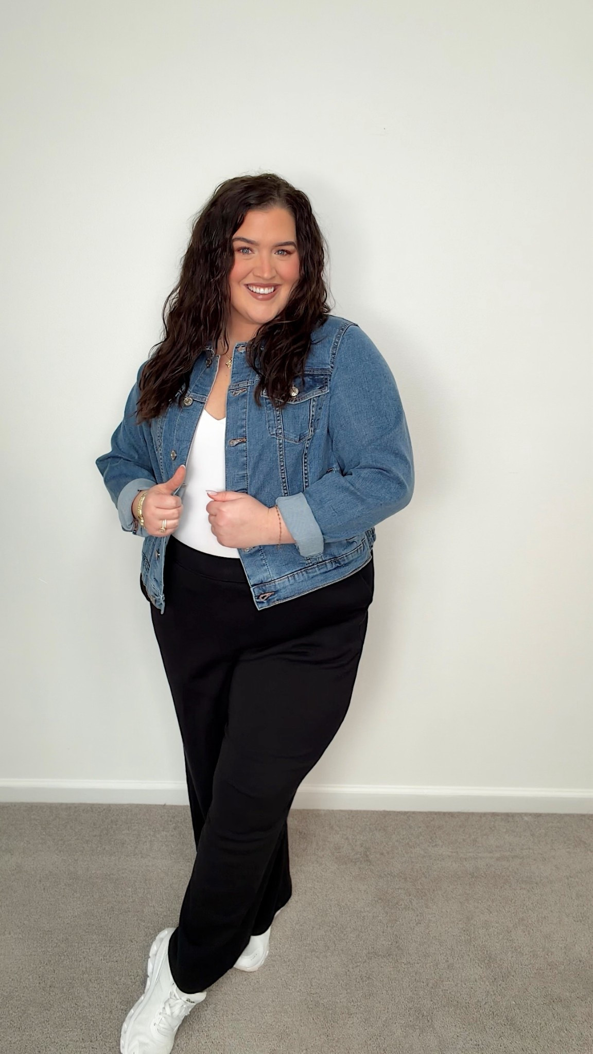 How I style @Torrid as a plus size millennial 🎀✨ I wear a size 2 in Torrid
Curvy outfits for everyday, on-the-go errands approved 🛒 Denim jacket, white bodysuit, wide leg sweatpants + sneakers 

#LTKgrwm #LTKPlusSize #LTKootd
