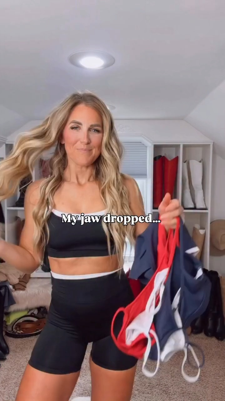 Abercrombie or Amazon? You will love this set! 

Wearing size xs! 

Amazon find, look for less, looks for less, hauls, Amazon fashion finds, Amazon style, Amazon workout set, workout sets, workout ootd, fashion finds, gym ootd, gym style 

#workoutoutfit #workoutfit #amazonfashionfinds #amazonfashion #workoutset