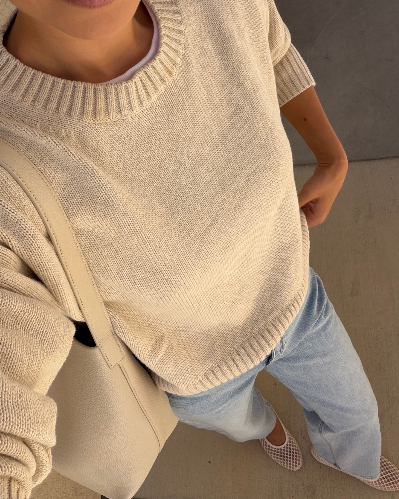 Neutral summer outfit with a cotton sweater + jeans 

Sweater xs runs oversized
Barrel jeans - size up for a looser fit in the waist
Quince bucket bag small 
CK mesh flats - found them on sale at the rack

#LTKootd