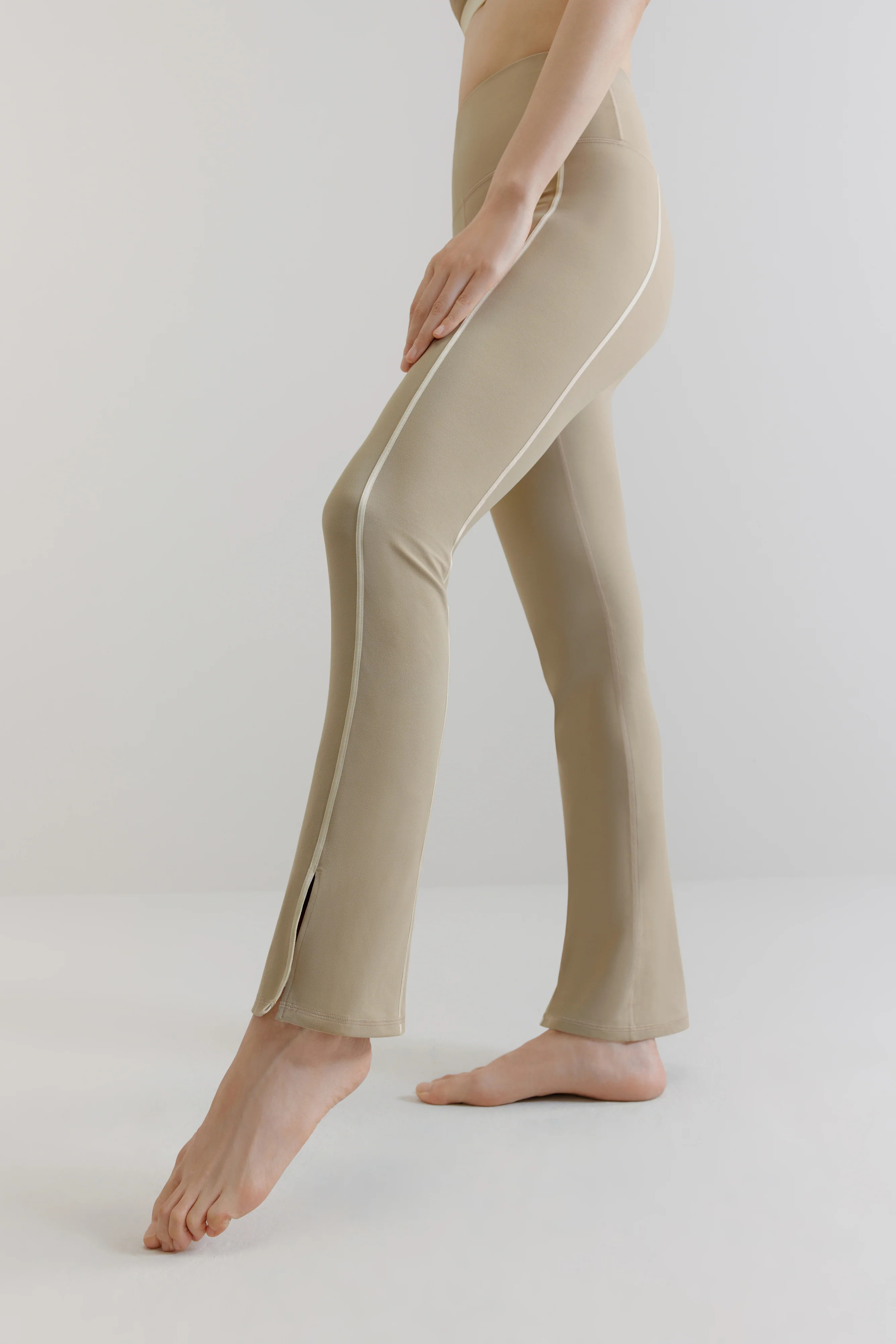 Dance Flare Leggings | NEIWAI