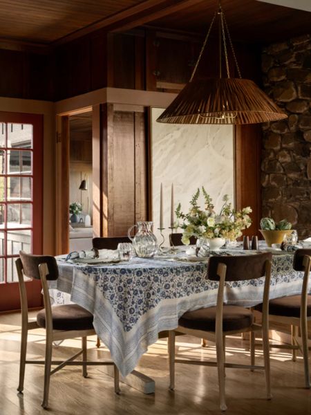Dining in style with @mcgeeandco

Design: @studoomcgee

Dining room, tablecloth, blue and white tablecloth, wicker chandelier
Oval dining table


#LTKMostLoved #LTKstyletip #LTKhome