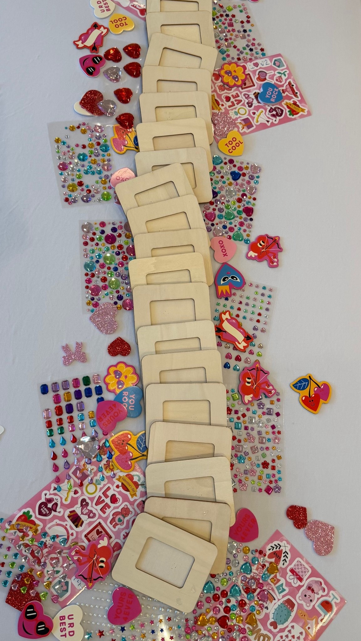 DIY instax picture frames! So fun for any party 


#LTKValentine #LTKmomlife