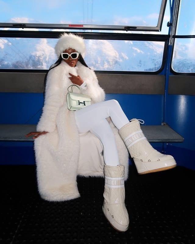 Look for less ✨🍾🥂
~~~~~~~~~~~~~~~~~~~~~~~~
Glam après ski vibes ❄️✨ rich girl energy but make it Amazon prices 💅🤍
Cozy luxe layers faux fur moments & chic neutrals you’ll wear on repeat ⛷️🤎
We found the look for less so you can get it all babe & still feel expensive 💸✨

#ApresSkiStyle #RichGirlEnergy #LuxuryForLess #WinterChic #AmazonFinds #viral #fittok

#LTKValentine #LTKdayinmylife #LTKSaleAlert