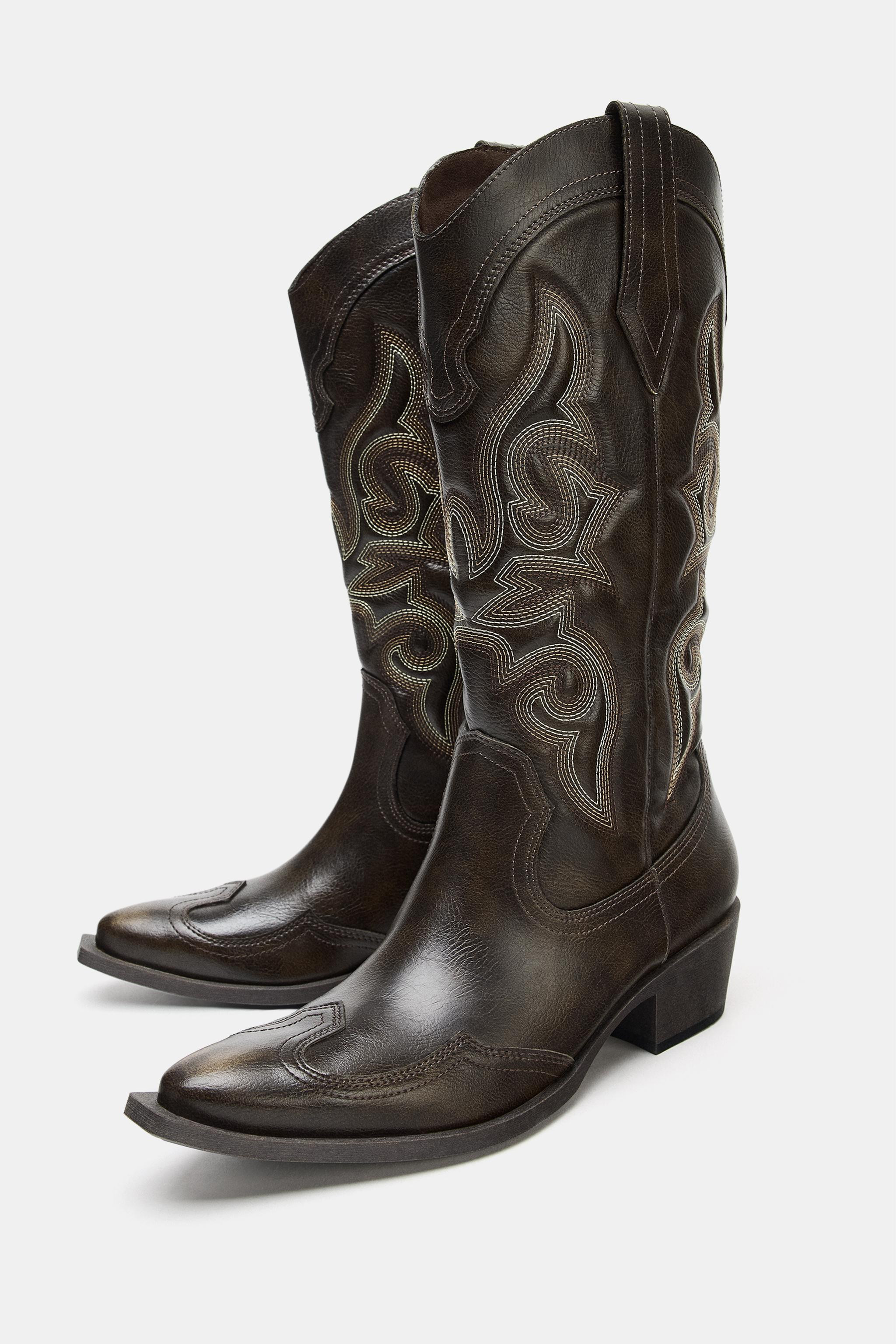 DescriptionContentsMeasurementsCowboy-style boots. Contrasting embroidery on the shaft. Double si... | Zara US