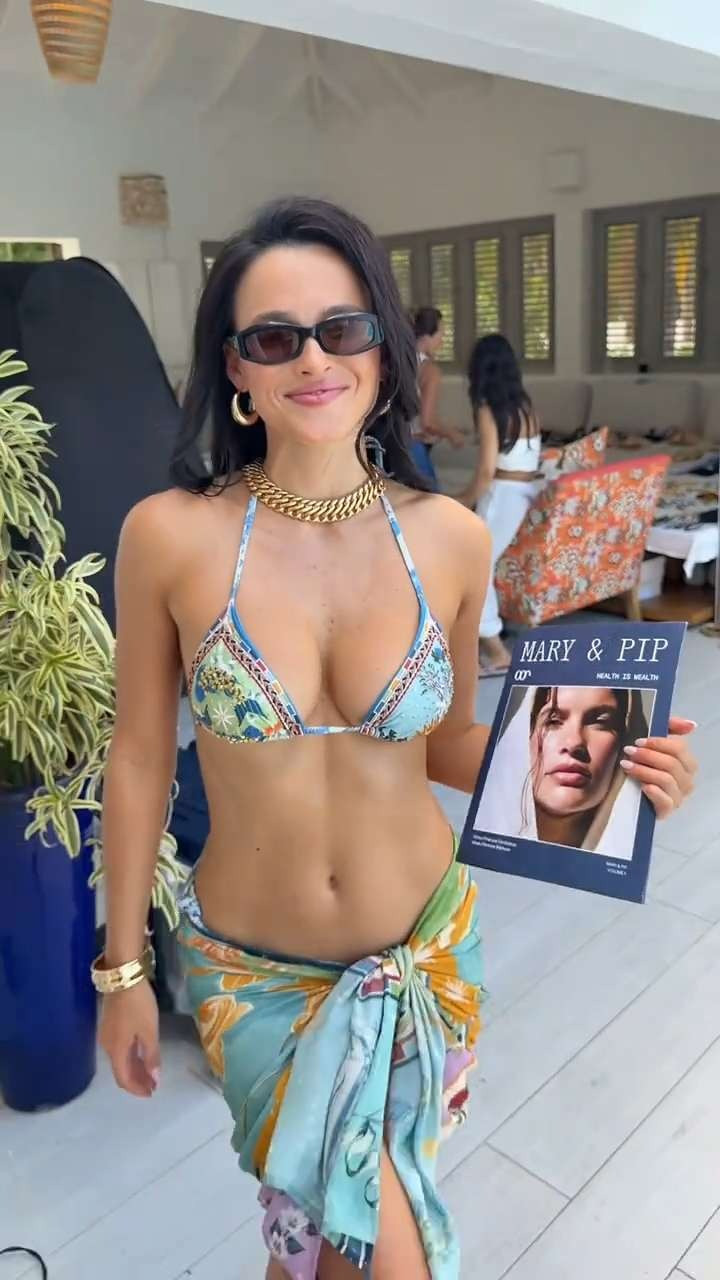 bringing @maryandpip mags to every set 📸 

 #LTKdayinmylife #LTKootd #LTKSwim