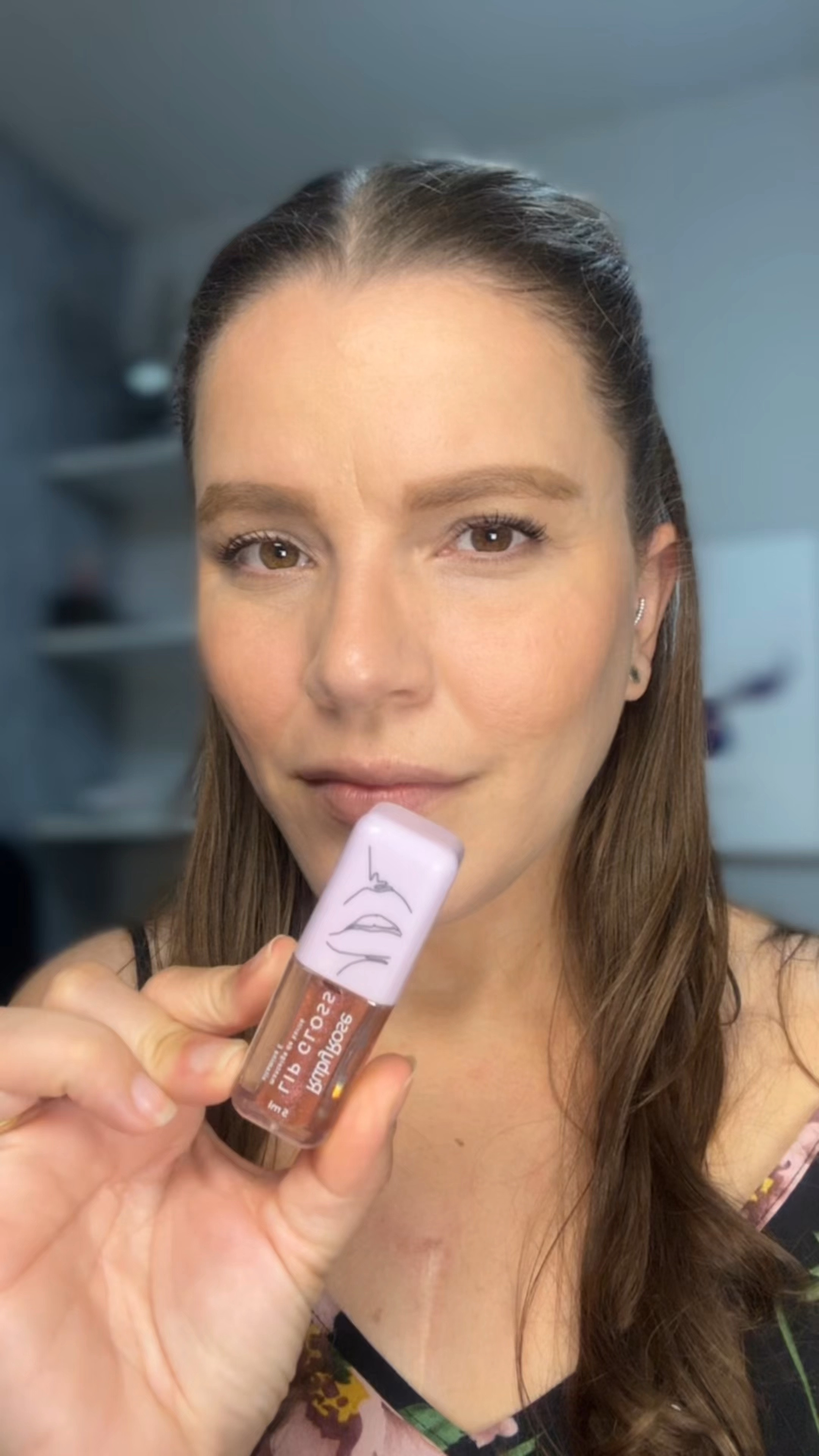 Mais um produto baratinho e Perfeito pra vocês! O
Gloss Bonfire da @rubyrosebrasil

#LTKbrasil